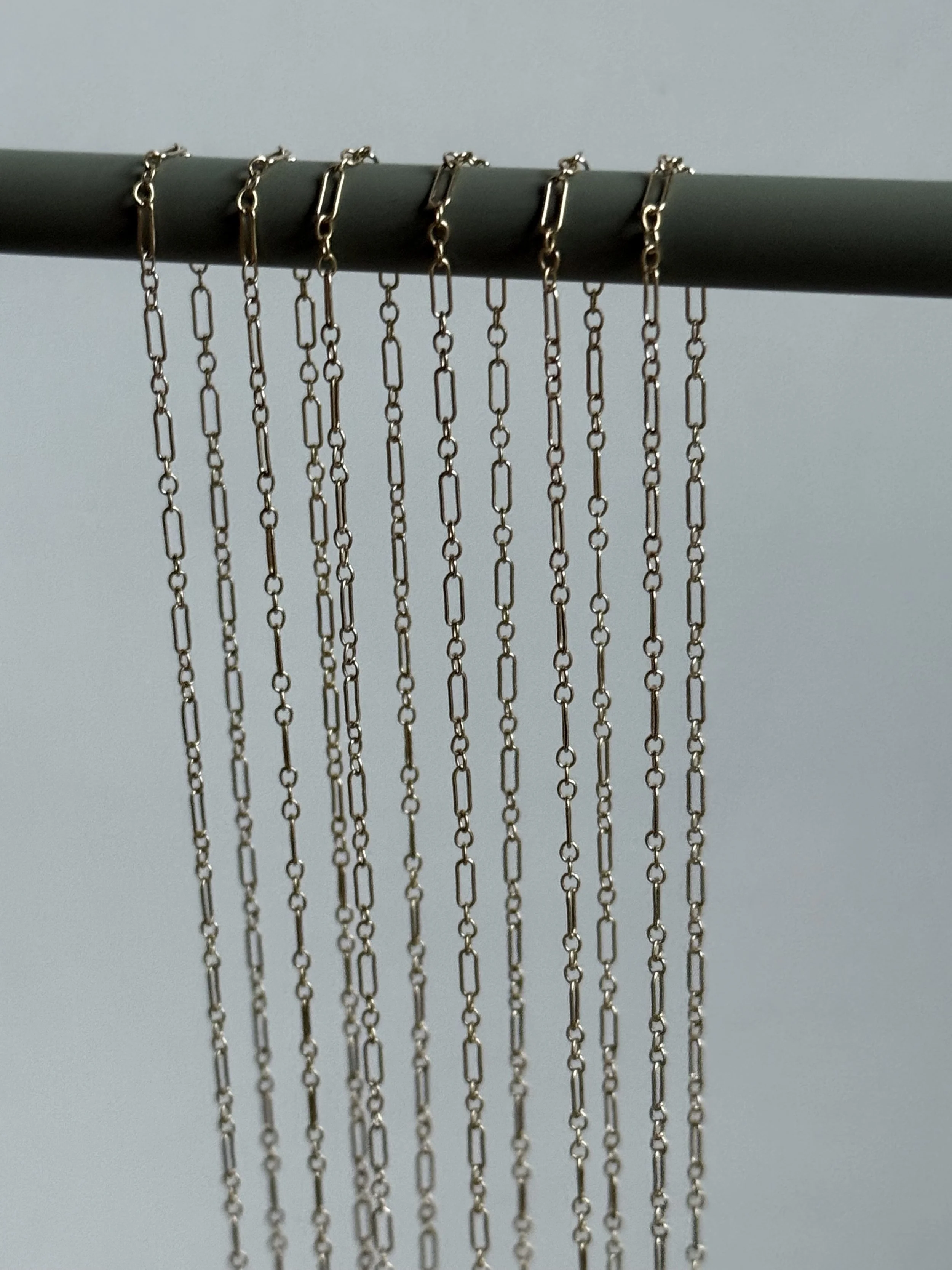 JJ :: dainty loopy chain