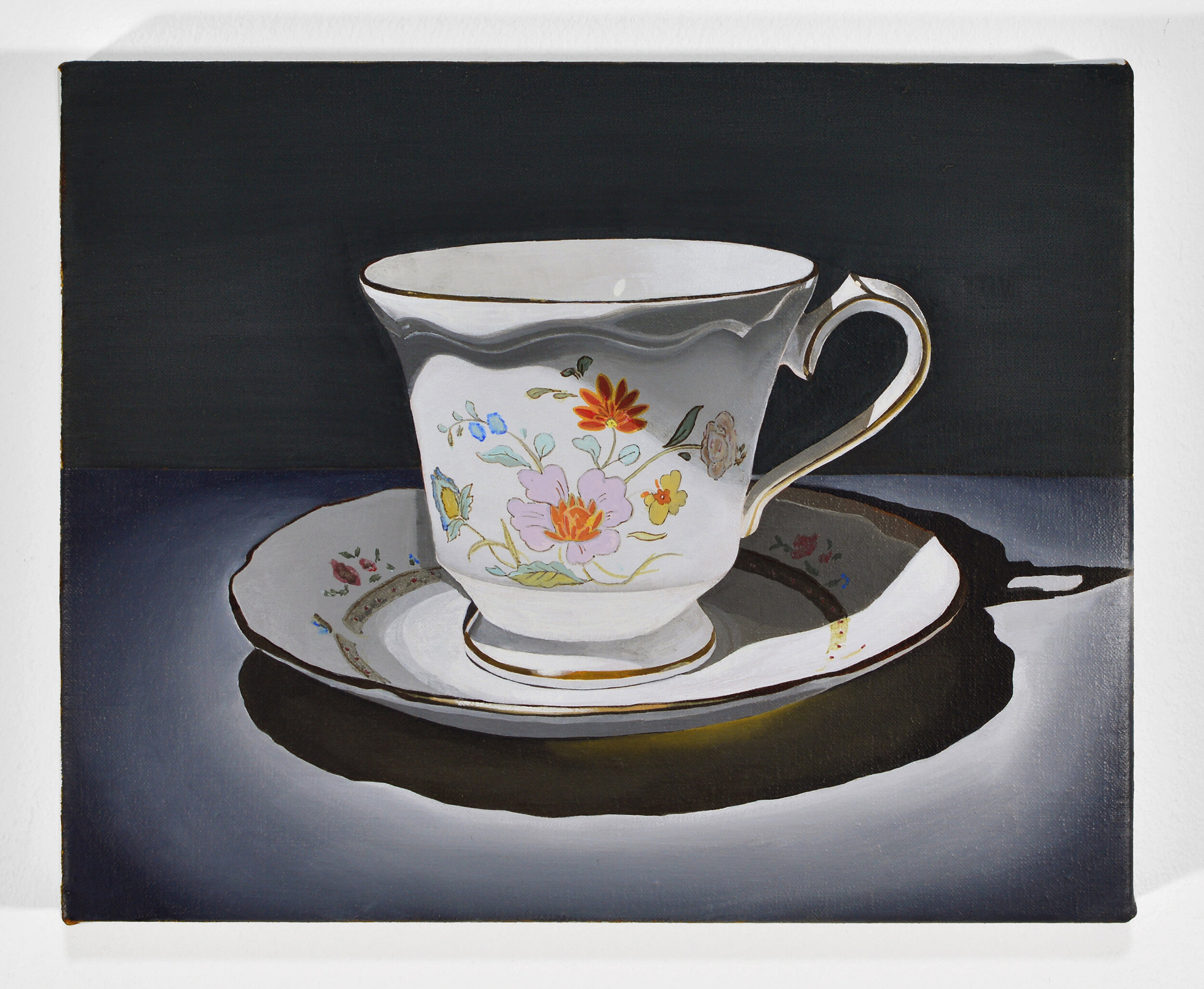  Teacup and saucer (b) (2019)  Oil on linen  20 x 25cm  Private Collection 