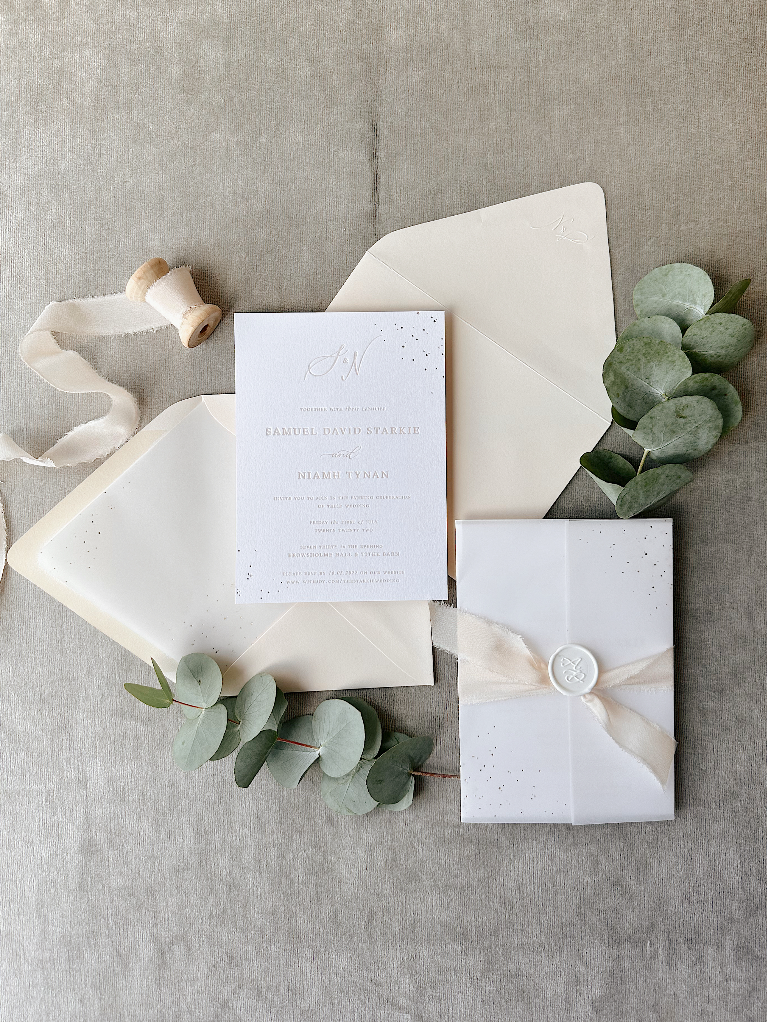 the-star-foil-collection-luxury-wedding-invitations.png