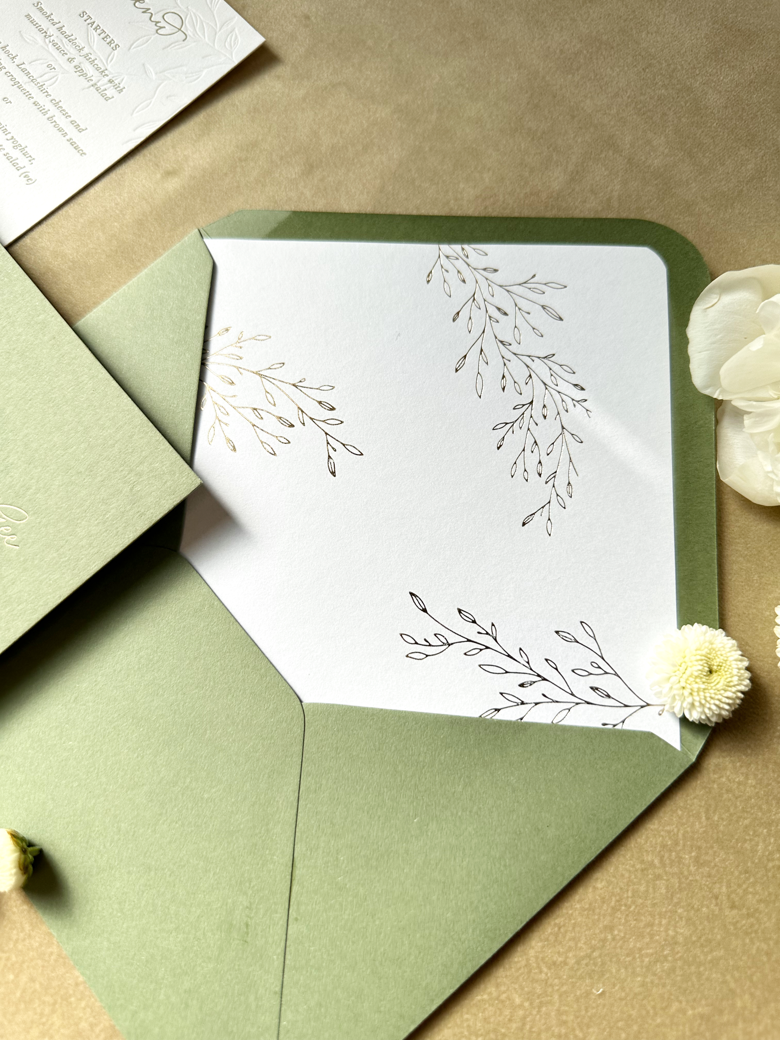 sage-green-hot-foil-leaf-wreath-wedding-inviations-2.png
