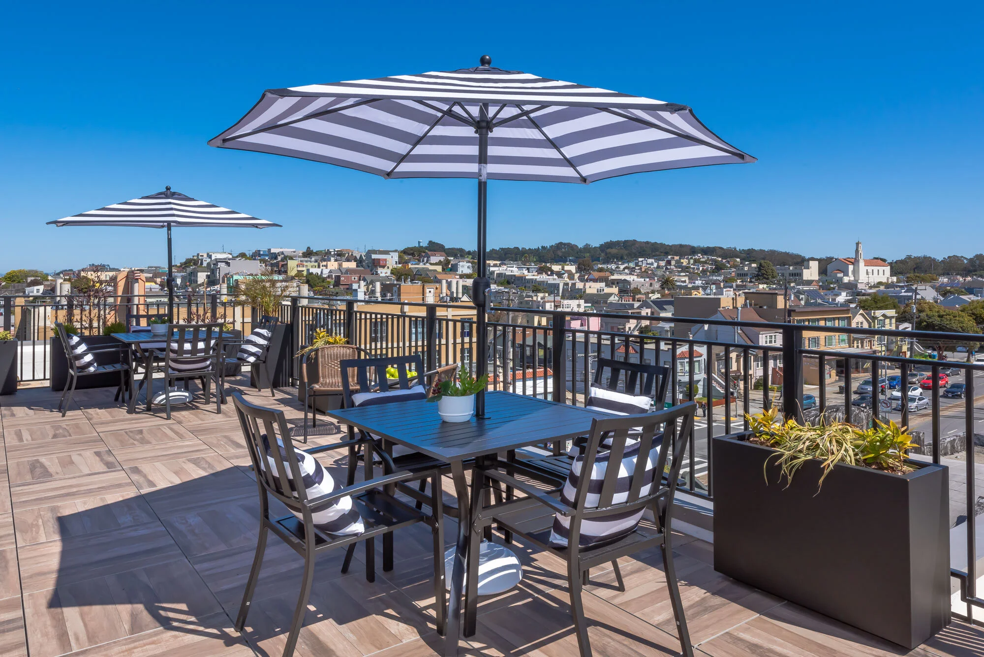 Janine-Hunn-Designs-974-Geneva-roof-top.jpg