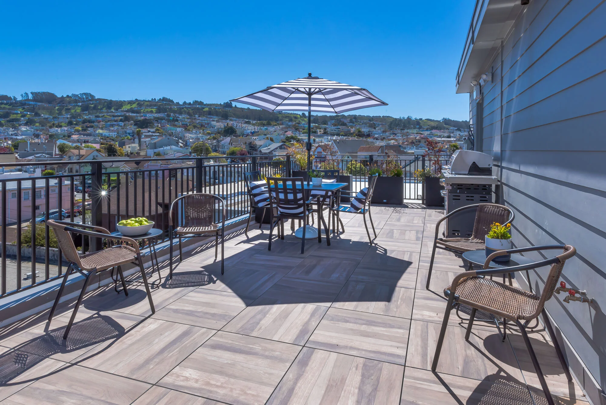 Huge sunny private deck ~ 333 sq. ft.