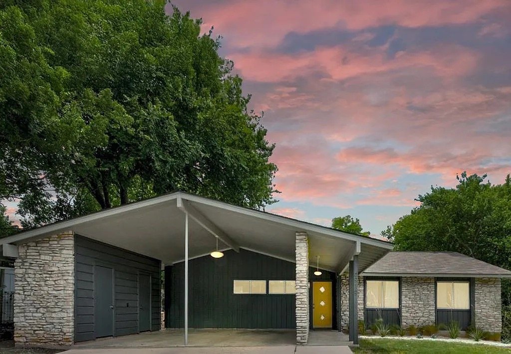 SOLD | 6919 Vassar Drive | University Hills