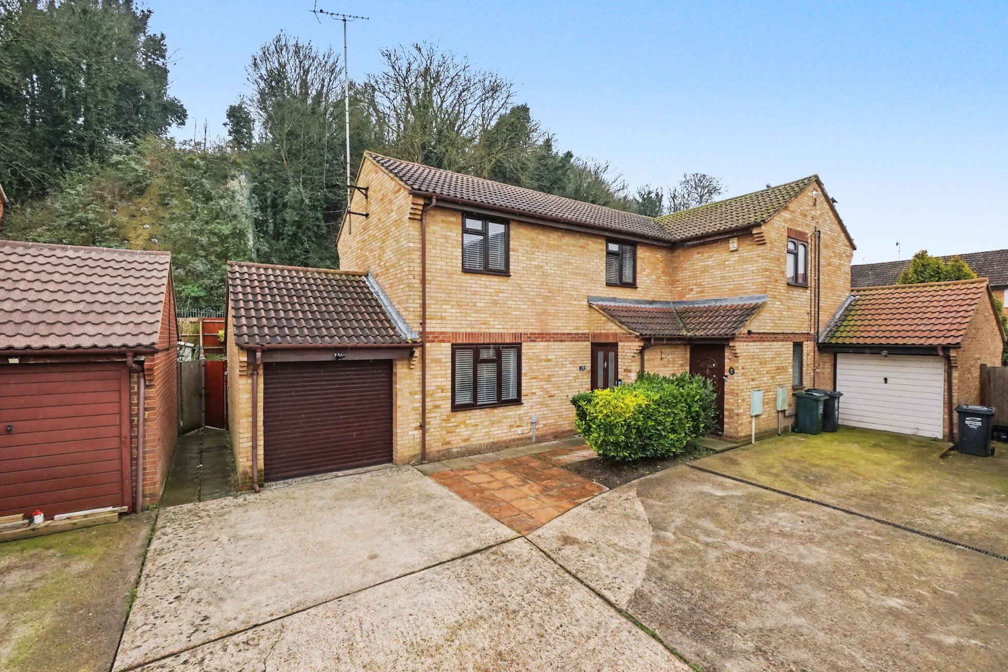 Trivett Close, Greenhithe, Kent - Guide Price £425,000 - £450,000