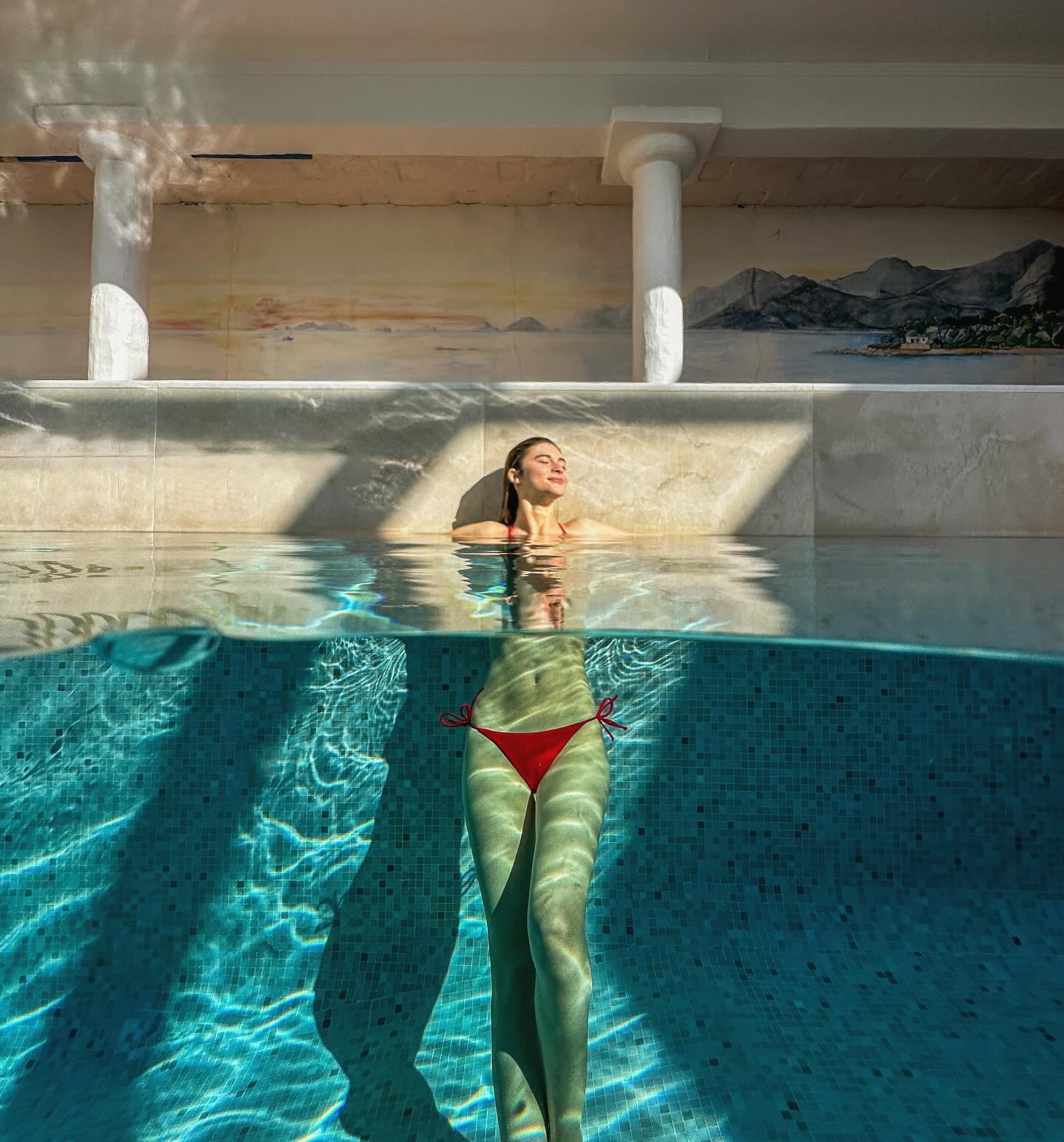Dive into our new collection 💦 👙 Coming very soon on Tara-Matthews.com

🧜&zwj;♀️ @sophiacls_ ❤️

#swimwear #swimwearfashion #visitcorsica #corsicanlife #corsica #poolphotoshoot #bikini #bikinimodel #hautecouture #bikinilife #bikinilifestyle #luxur