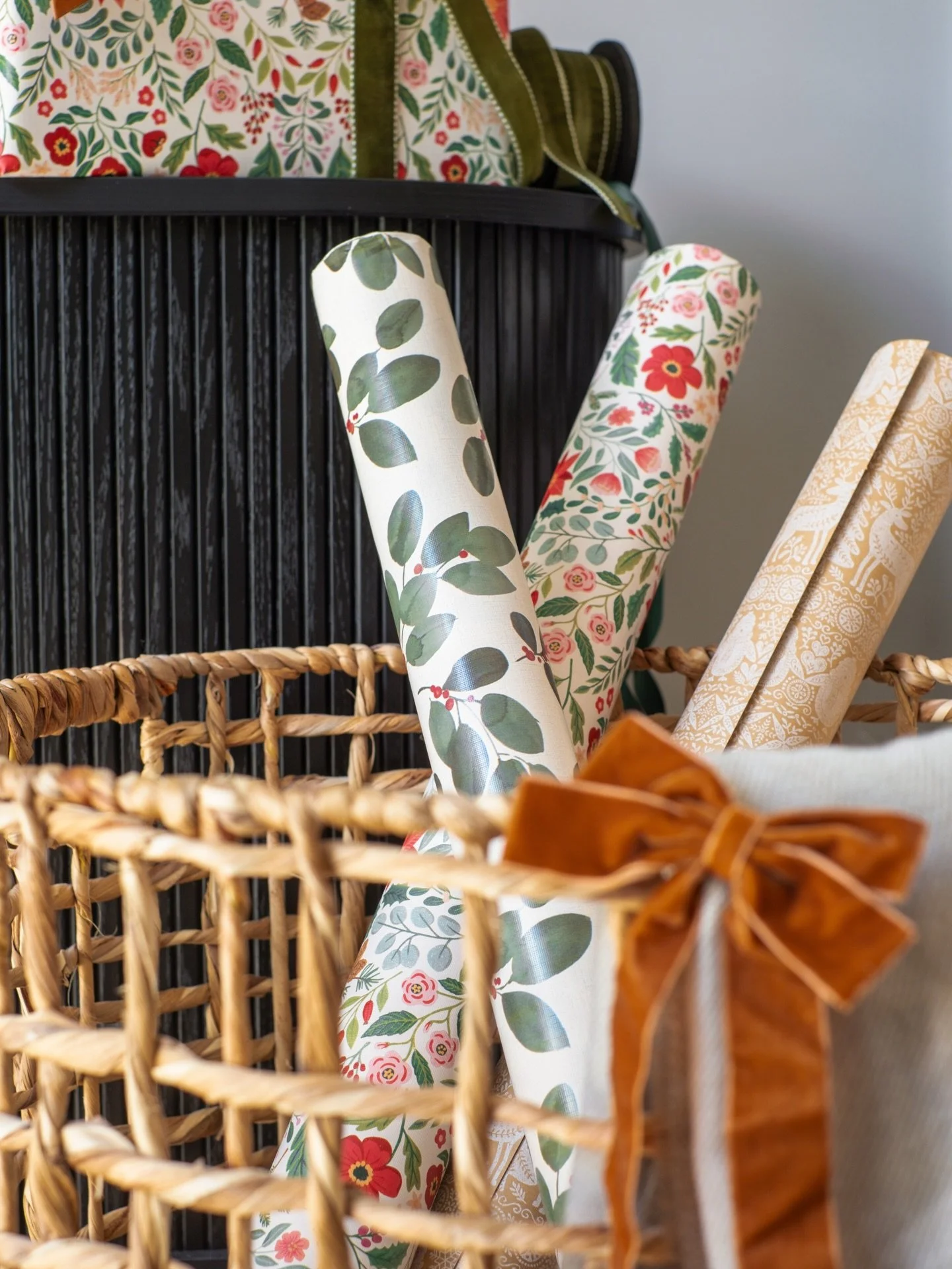 I just dropped the final edition of my ✨Top Picks ✨ over on my blog &mdash; and it&rsquo;s filled with all the Christmas stocking, gift wrap and tableware inspo you could need for the festive weeks ahead! 

Head to the Blog link in my bio to discover