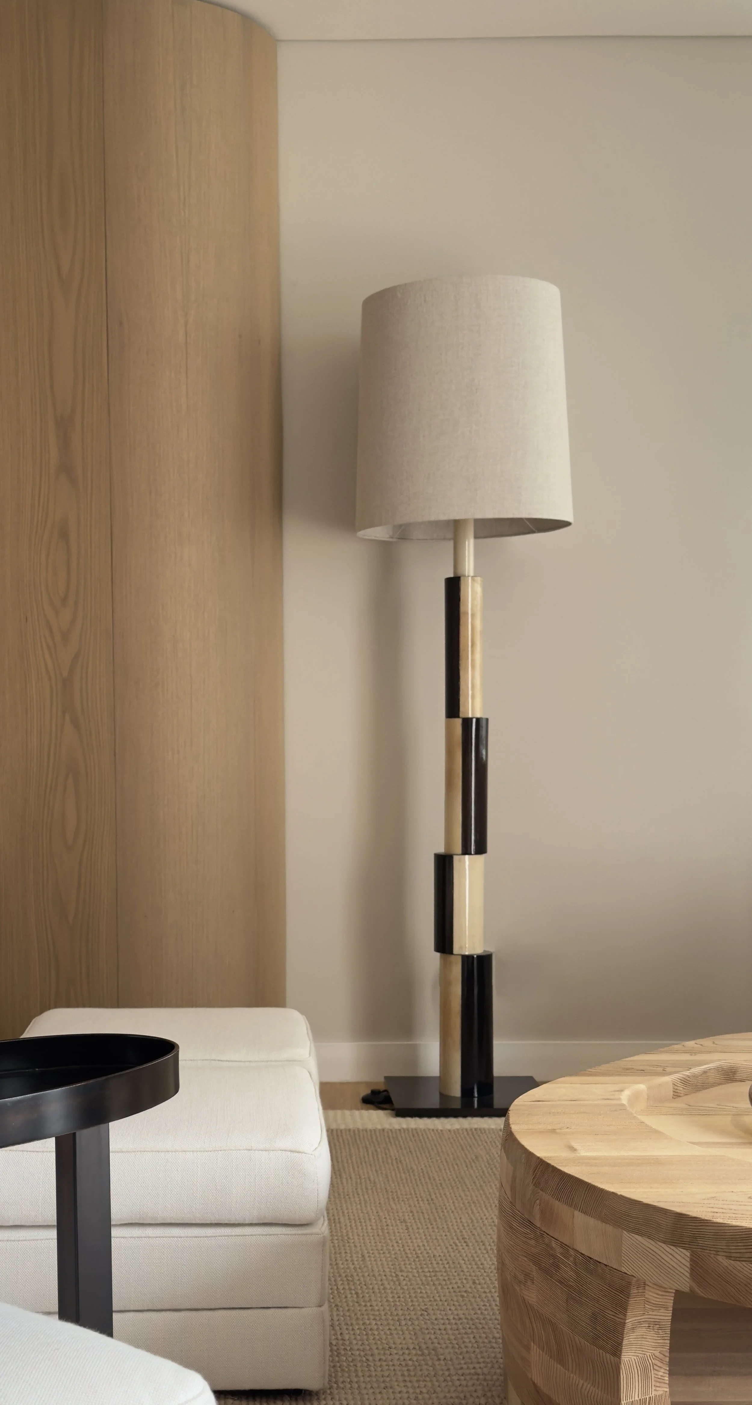 Pangaré Standing Lamp