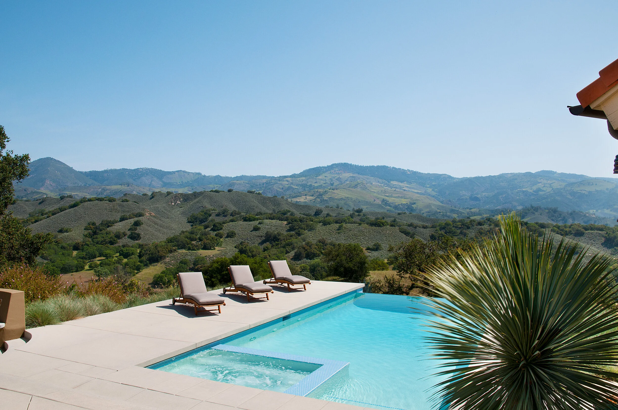 exterior-pool.jpg