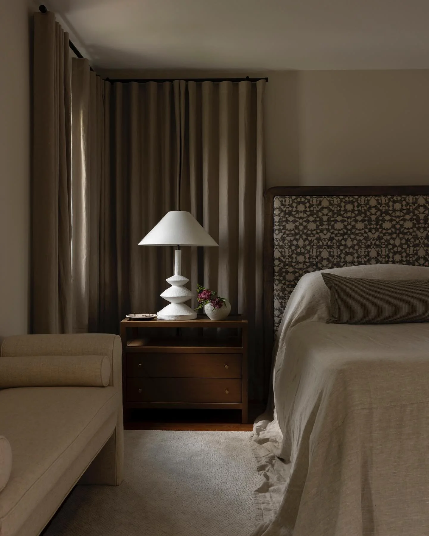Quiet and calm. 

Fun fact- the custom headboard and rails were built around an adjustable bed. 😎 

Client ask- hotel vibe. 

Photography @kerri.torrey

#principalbedroom #spalikebedroom #interiordesign #toronto #thestyleco #design #hotelvibe