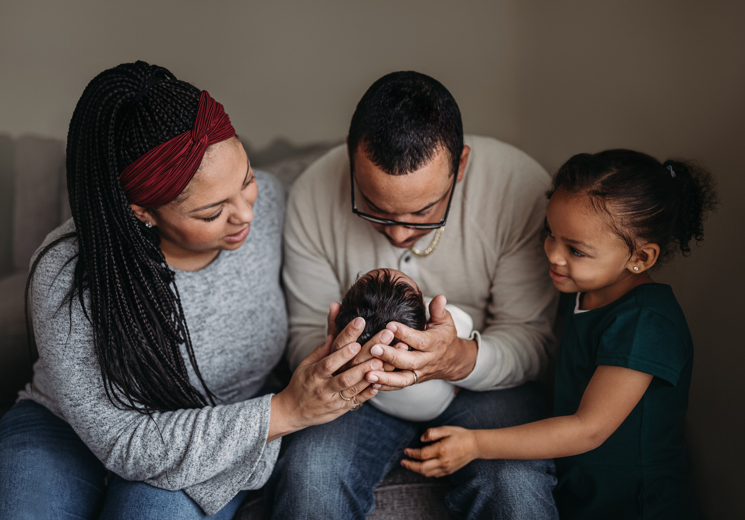 Lifestyle Newborn Photos in  clients Home with Baby Boy and family photo and outfit ideas