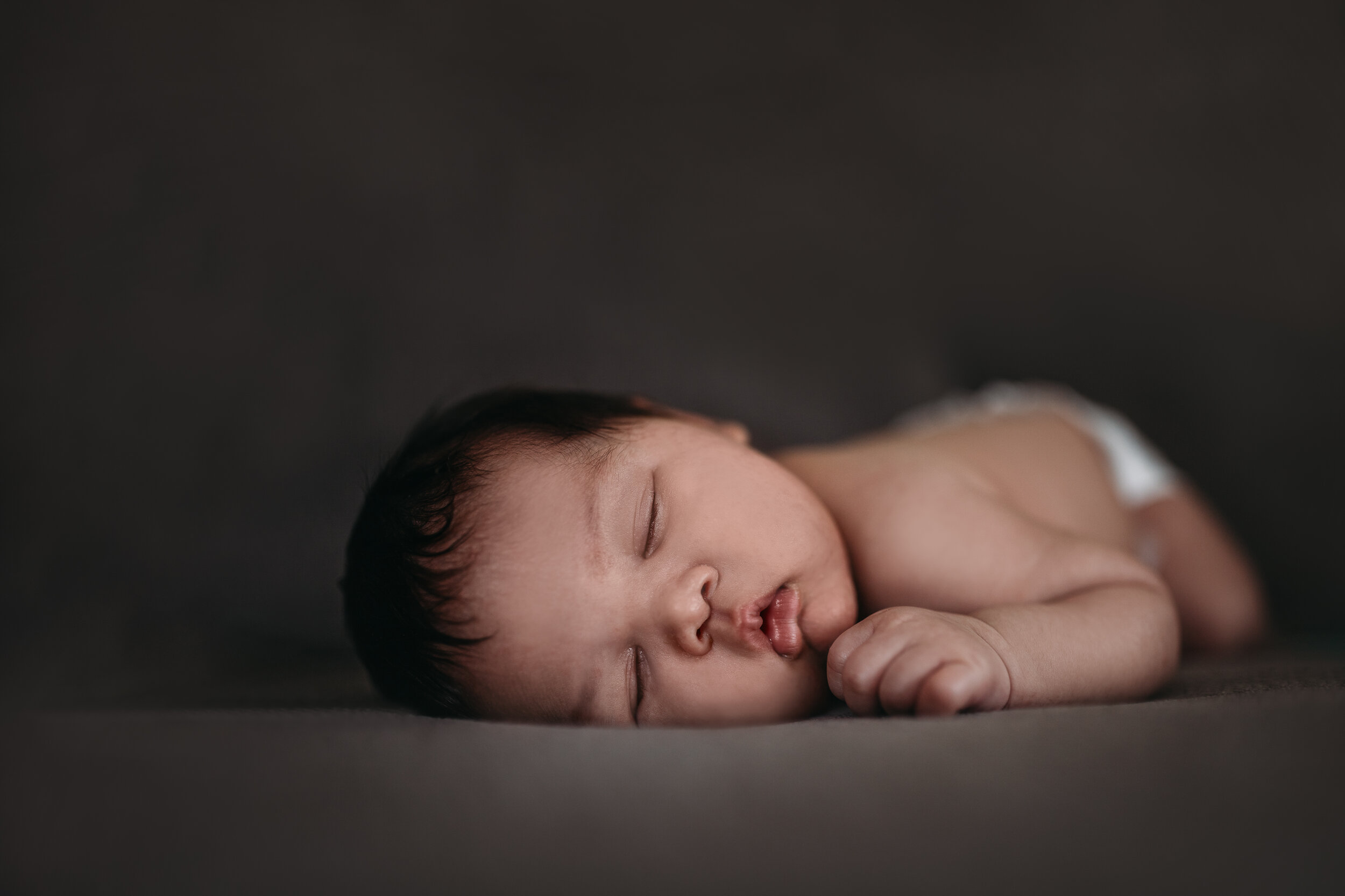  Lifestyle Newborn Photos in Home Baby Boy and family photo ideas 
