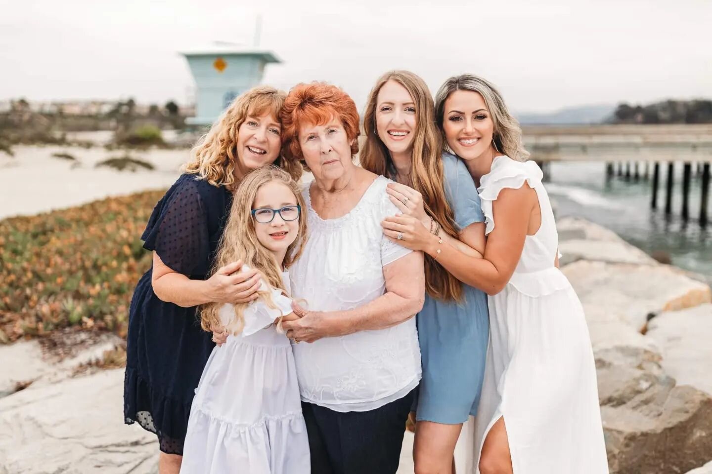 &quot;Grandmas never run out of hugs or cookies.&quot; Look at these ladies! 
.
.
#simplymothers #feelingmotherhood #rose_colored_childhood #goldenhourproject #lighttexturetones #boldemotionalcolorful #sandiegophotographer #sandiegofamilyphotographer