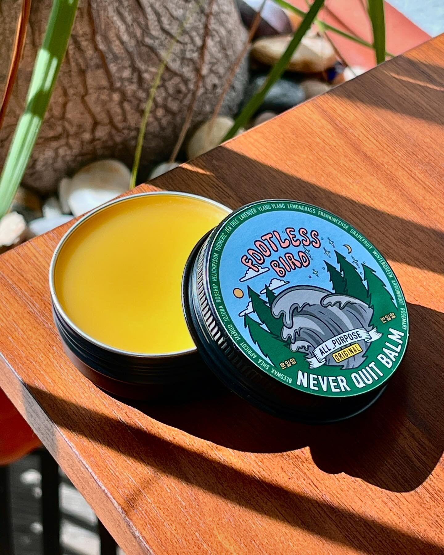 The Footless Bird Never Quit Balm (Original) is now available (link in bio)✨

Never Quit Balm is an all-purpose beeswax + plant-based moisturizing balm for cracked dry hands and feet.

💃Why Never Quit Balm?
NO Water 💦 
NO Alcohol
NO Cruelty
NO Arti