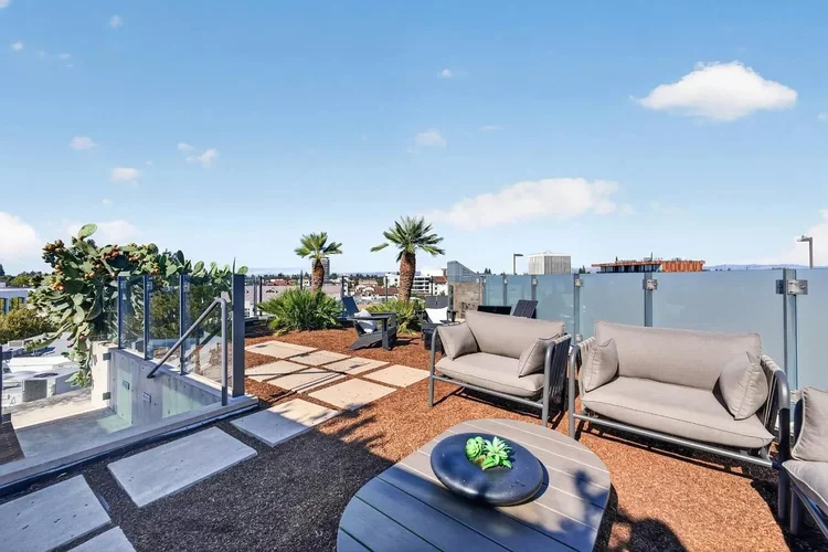 Rooftop garden lounge at 102 University Ave #3C, Palo Alto