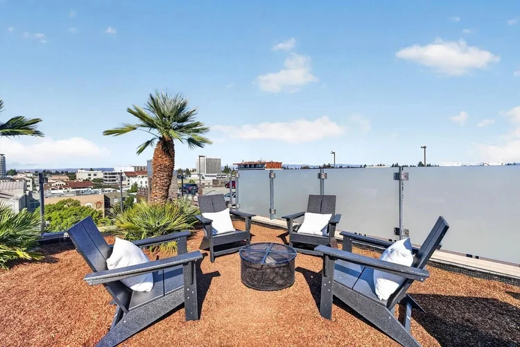 Rooftop fire pit at 102 University Ave #3C, Palo Alto