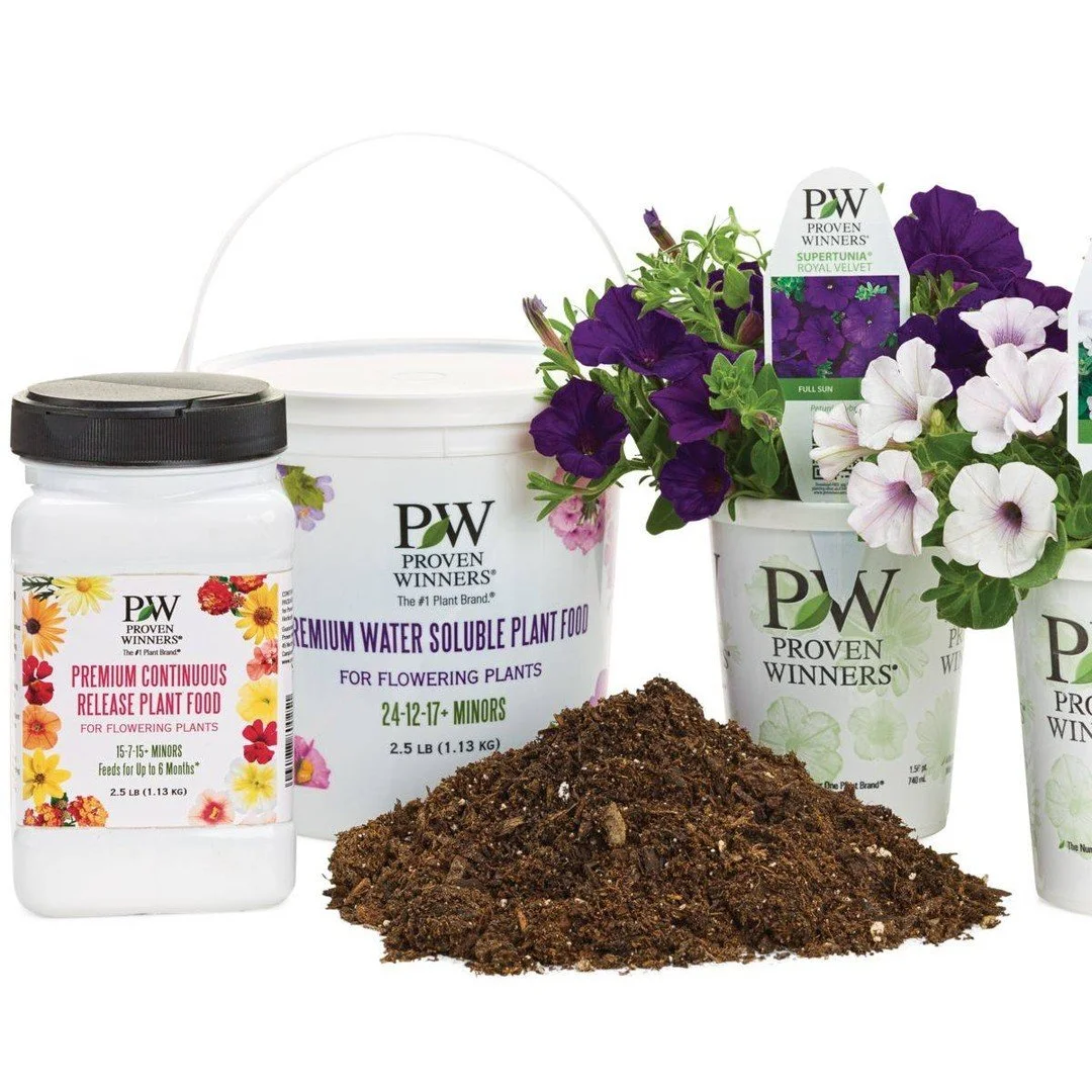How do you know which fertilizer to use in your garden? Water-soluble fertilizers work quickly and are best for annuals, containers, hanging baskets, and vegetables when plants need a fast boost.
Continuous-release fertilizers feed slowly over time a