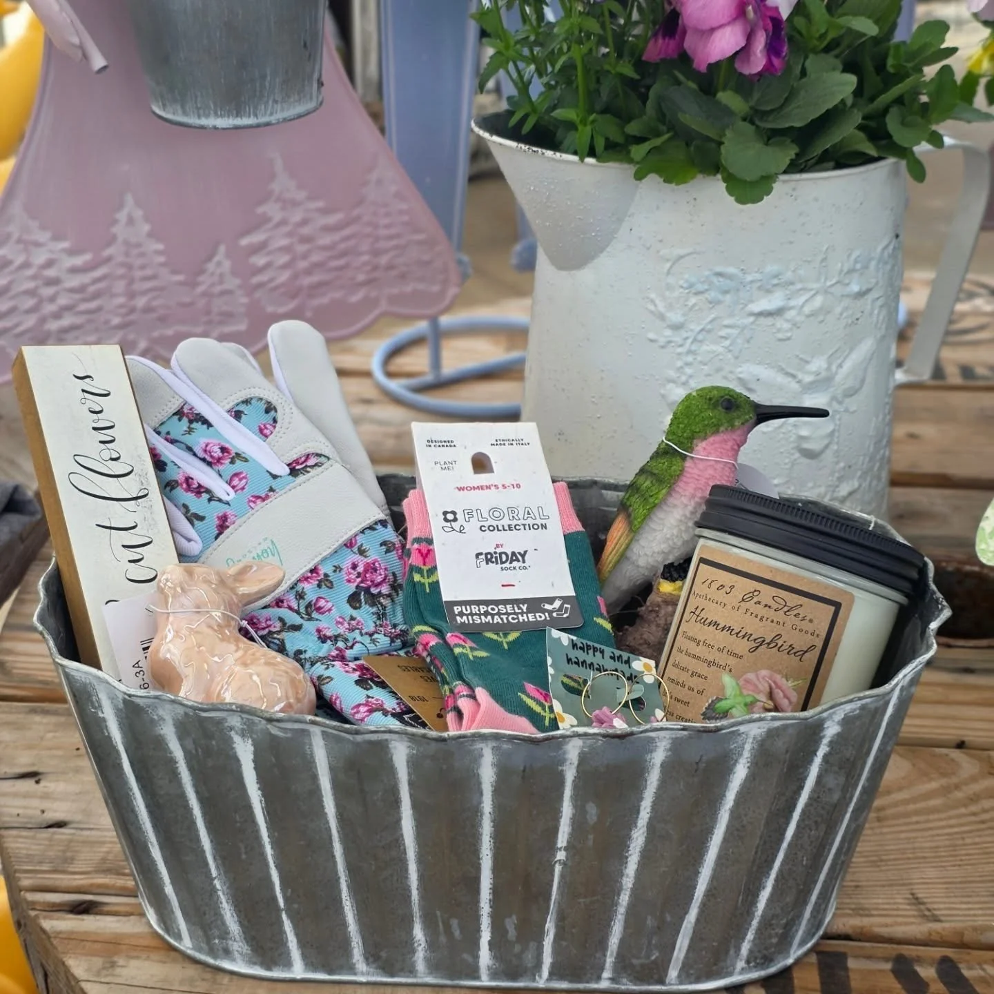 Are you looking for unique Easter gifts? 🌷
Stop in and find everything you need to complete your baskets! From plants and garden goodies to thoughtful little gifts, we have plenty of spring favorites to choose from. ☀️

#countrygardenshed #flemingto