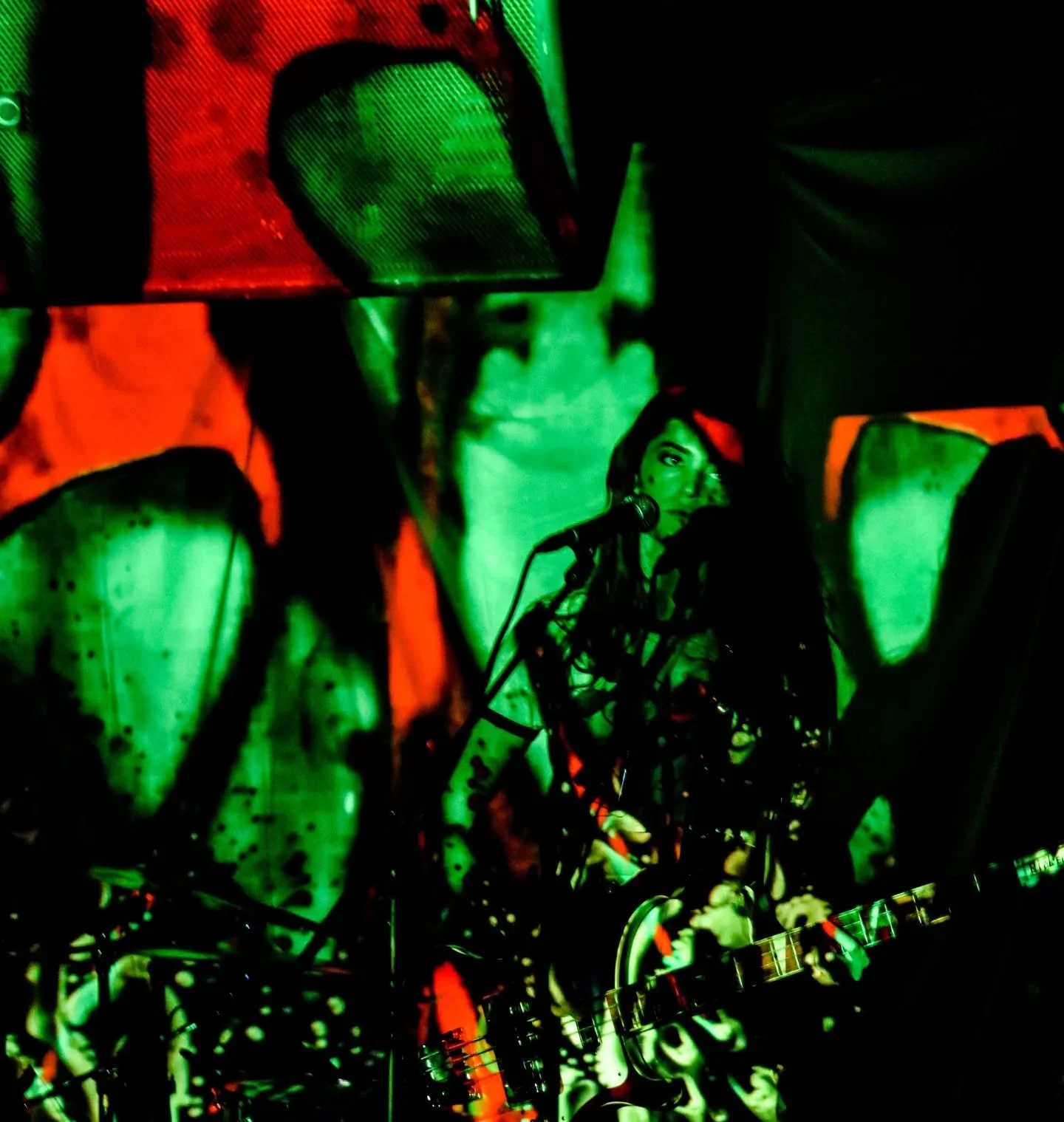 A few shots of @pinkfuzzband live in Boston

#pinkfuzz #visuals #liquidlight #doom #stoner