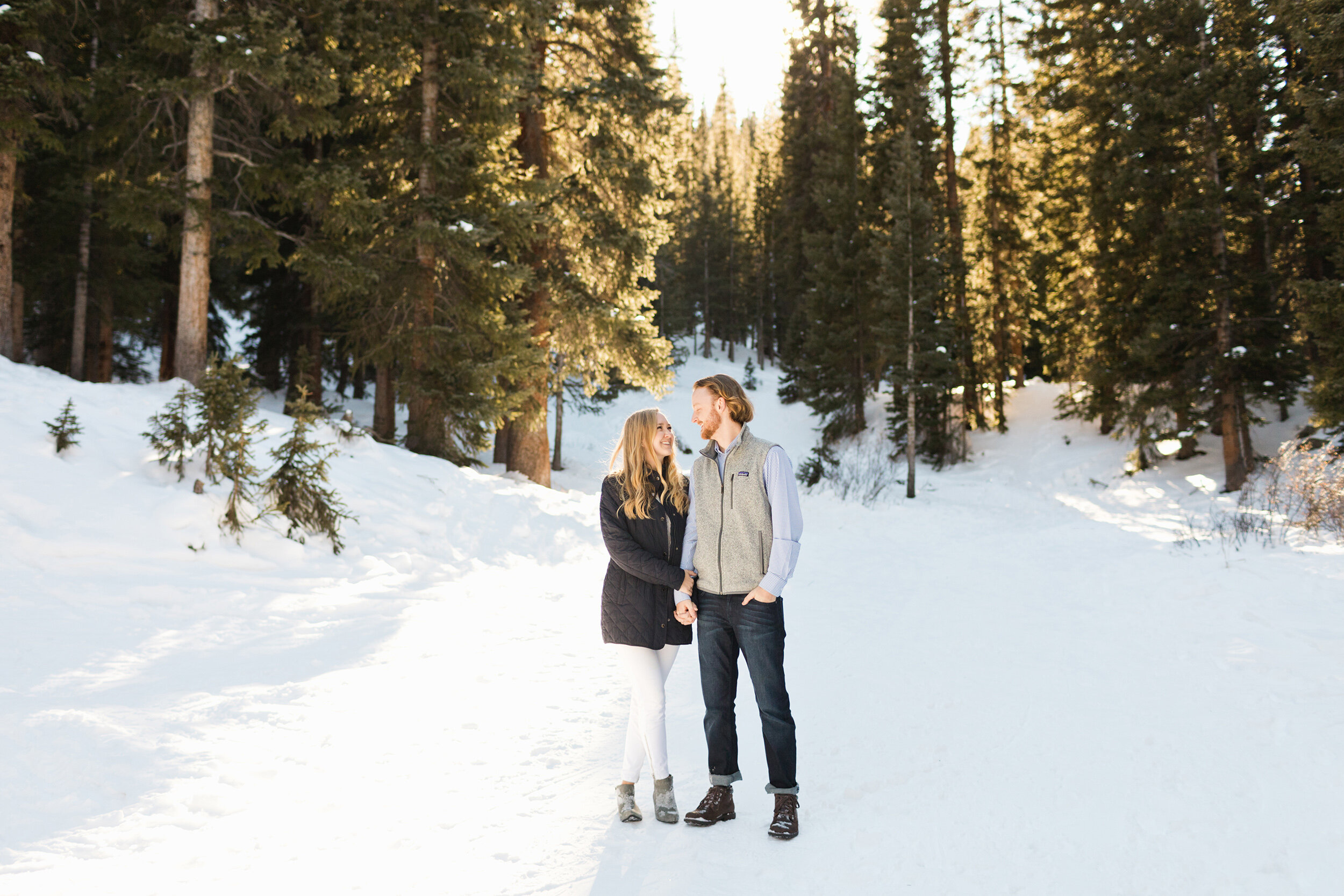 snowy-colorado-engagement-photos-in-the-forest-by-jackie-cooper-photo-01.jpg