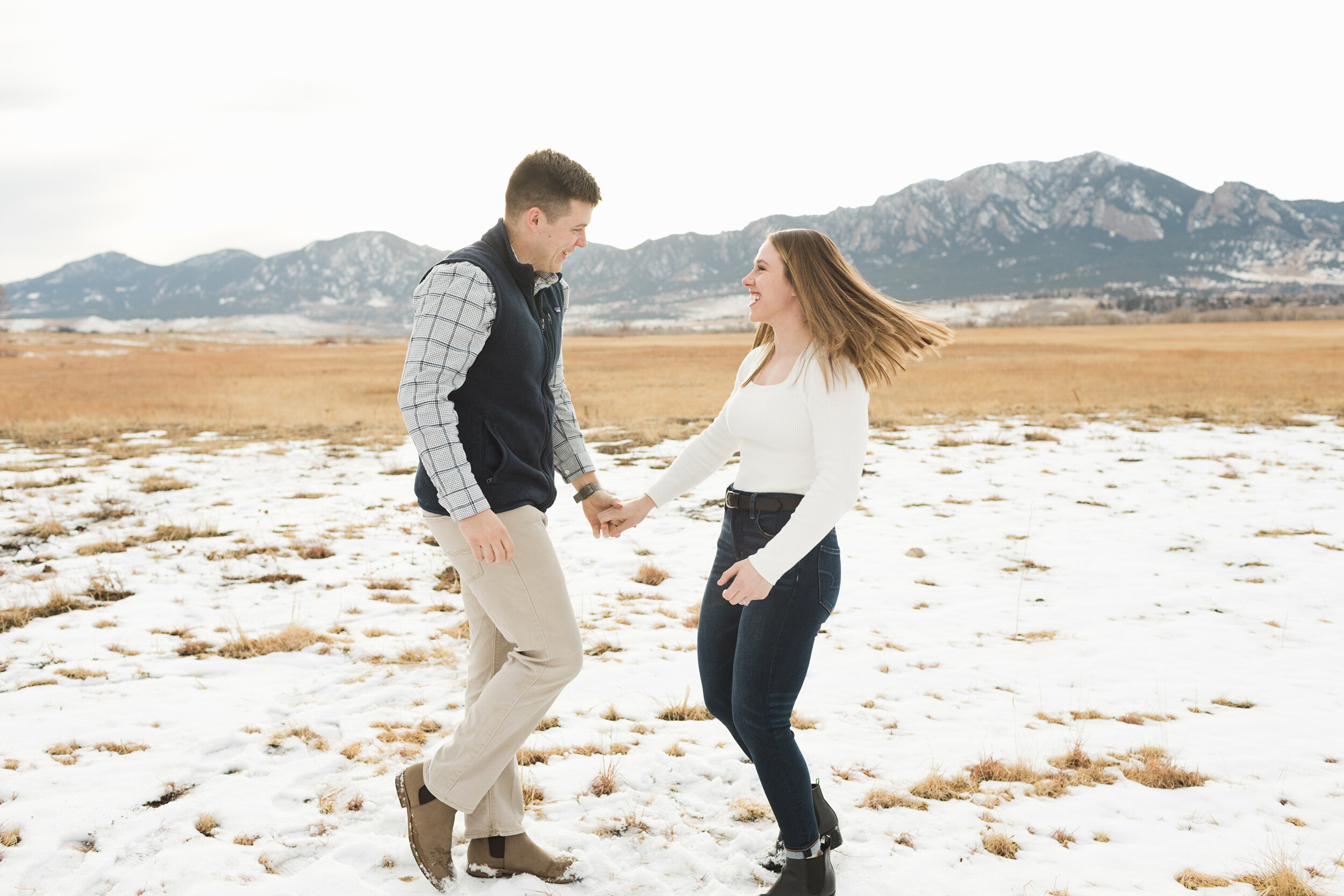 colorado-engagement-photos-in-the-snowy-mountains-05.jpg