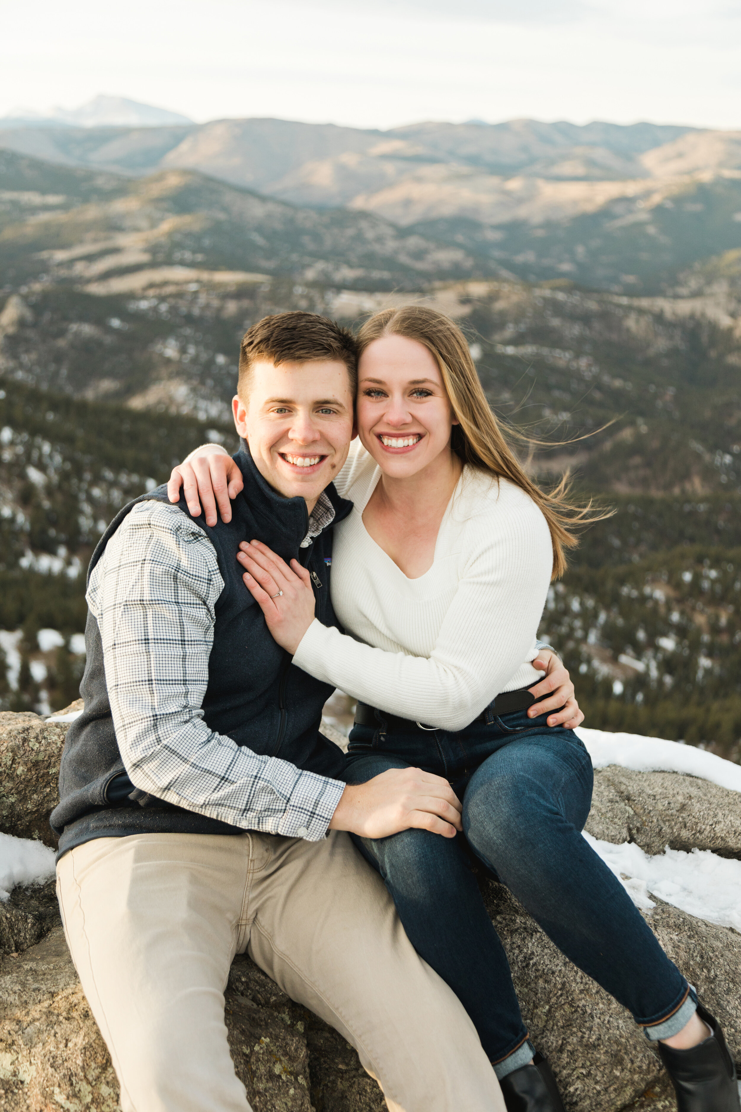 colorado-engagement-photos-in-the-snowy-mountains-12.jpg