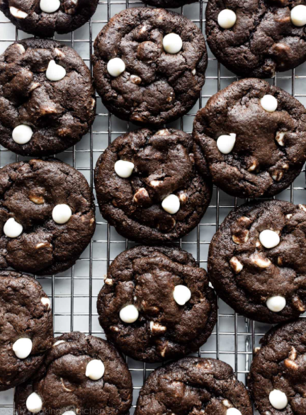 BLACK & WHITE CHOCOLATE COOKIE