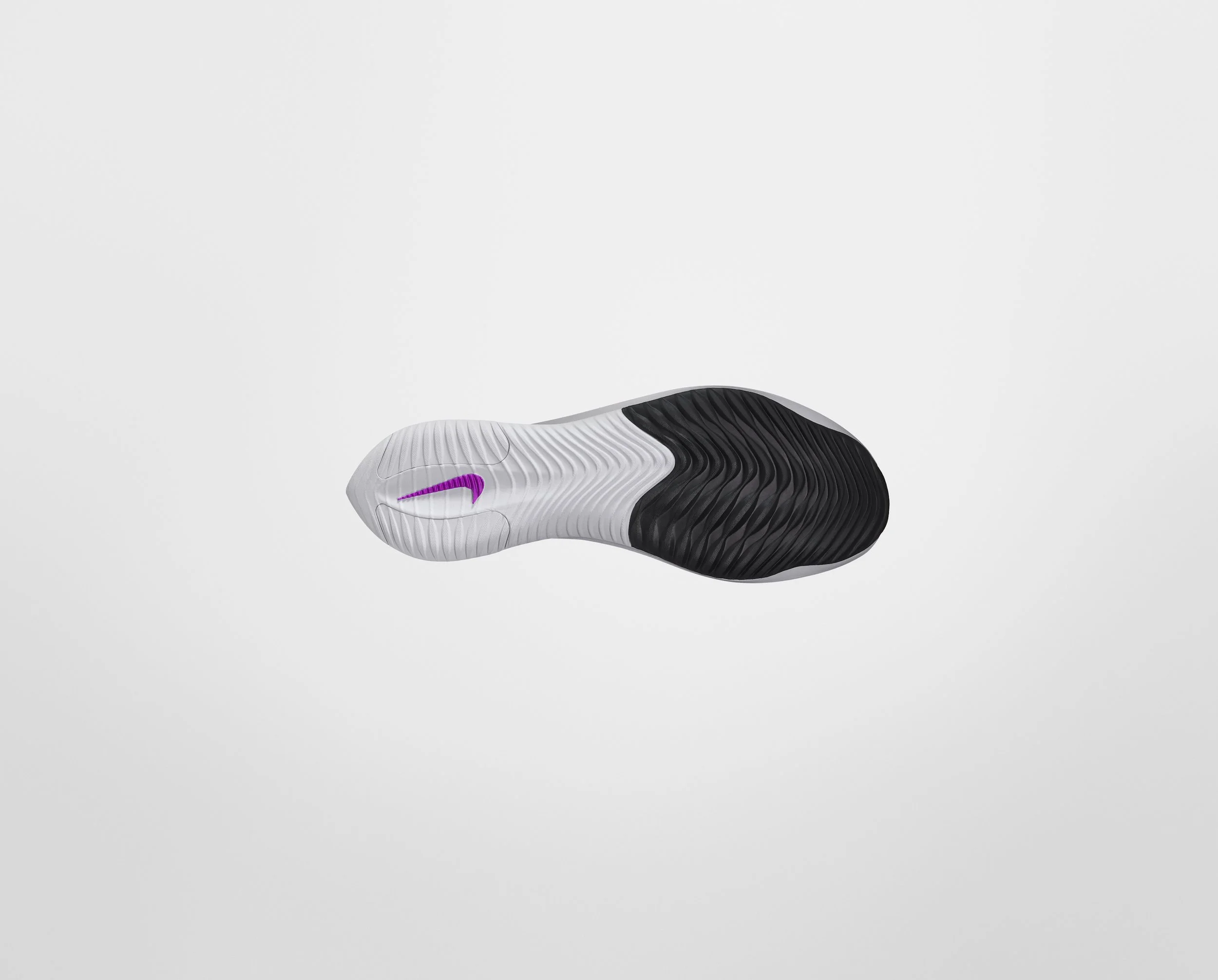 White SP22_RN_FAST_Streakfly_ProductSuperiority_03-02116-Hero.jpeg