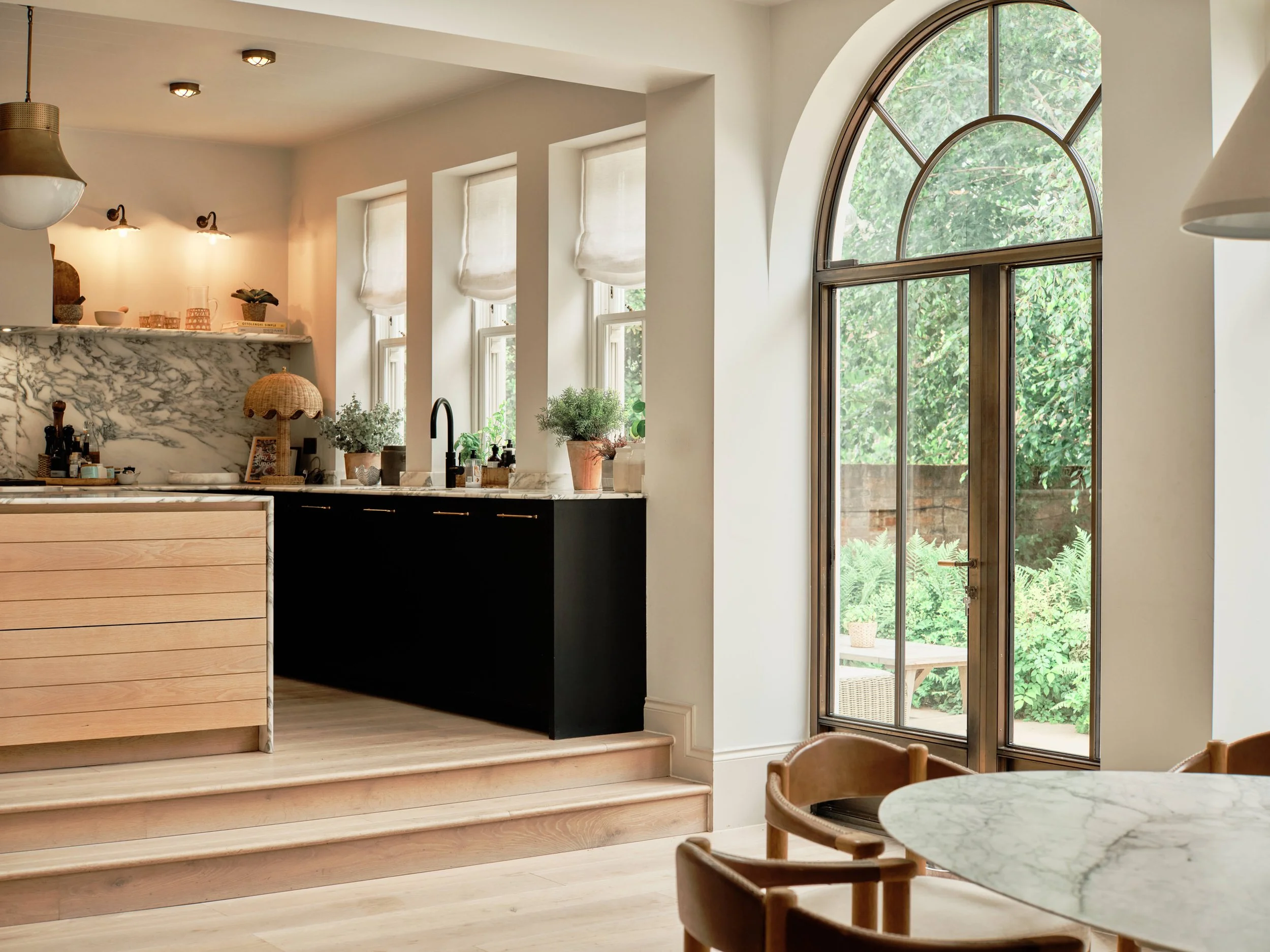 0179_25-06-05_0538_Luxury Persian Rug Company_GFXS2303.jpg