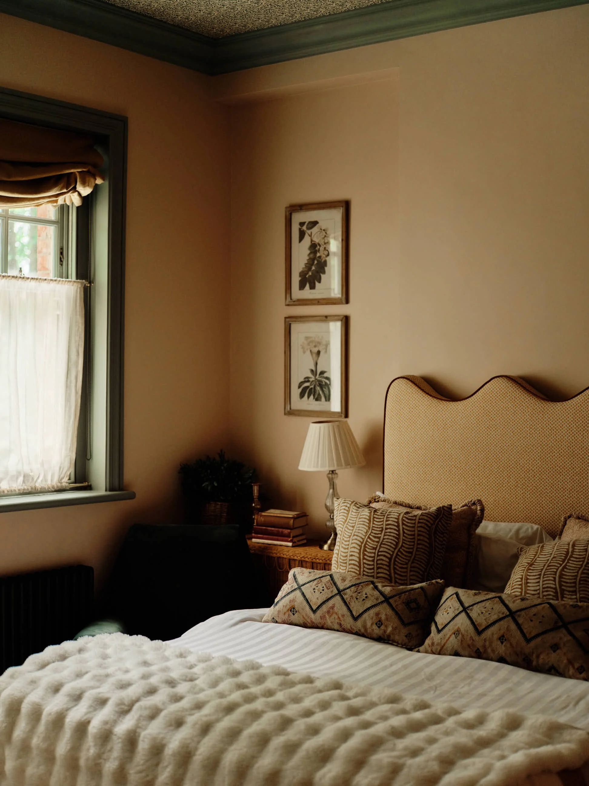 0170_25-06-05_0419_Luxury Persian Rug Company_GFXS1709.jpg