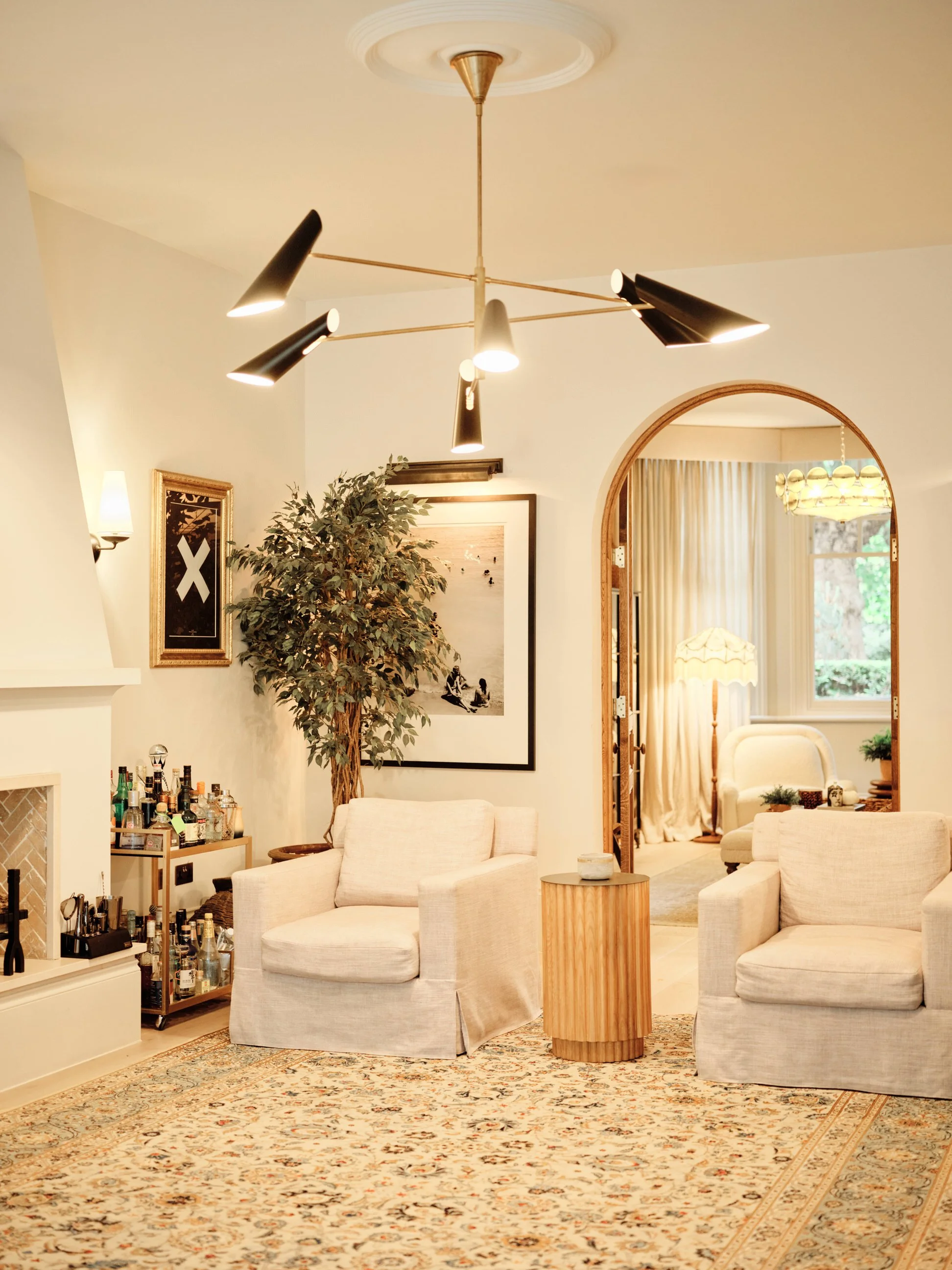 0158_25-06-05_0108_Luxury Persian Rug Company_GFXS0331.jpg