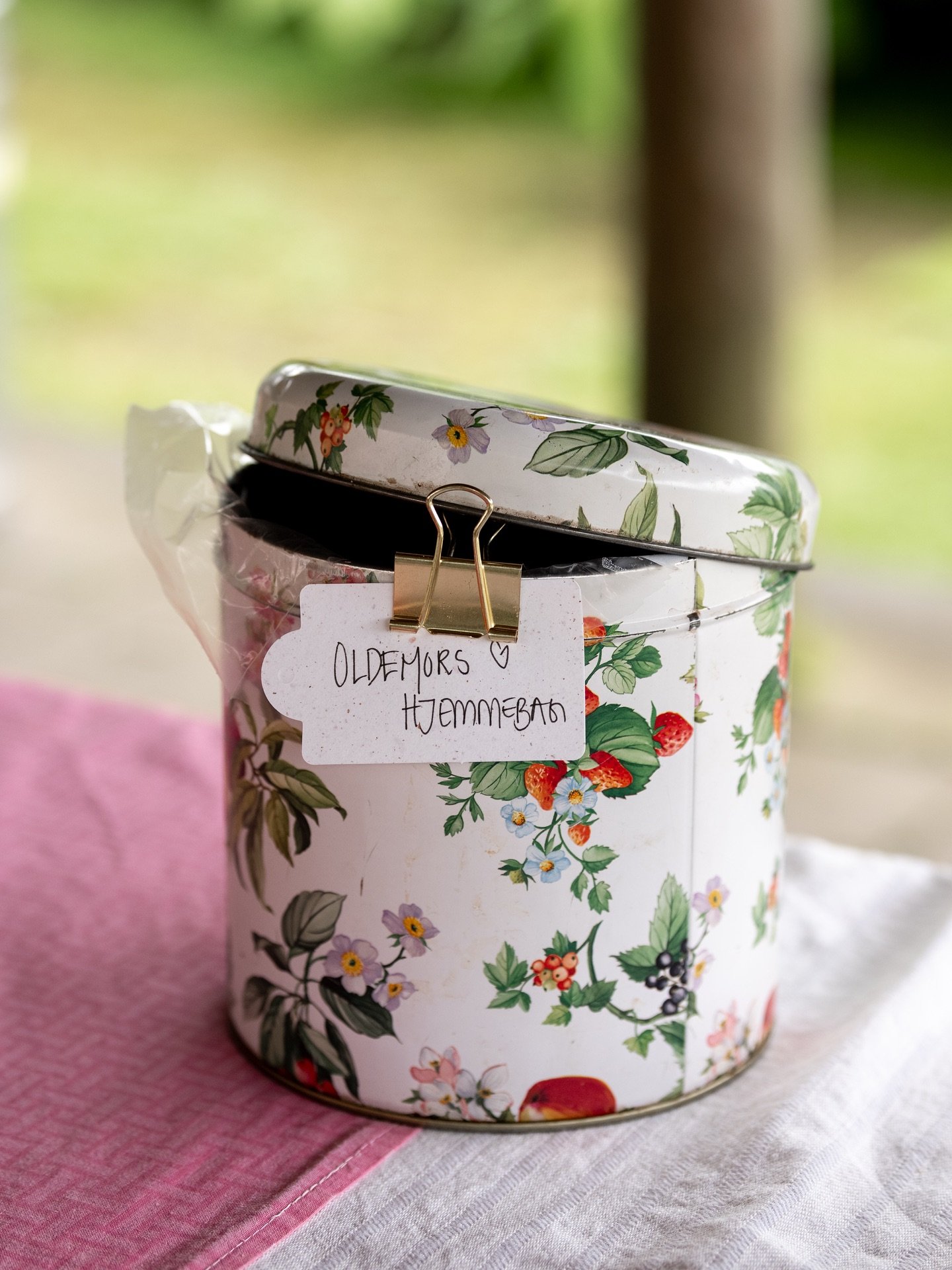 Det er lang tid siden, jeg har postet mine bryllupsbilleder herinde, s&aring; det kommer jeg til nu 🥳 hold fast 🤪

#bryllupsfotograf #detaljer #bryllup #brud #viskalgiftes #brud2026 bryllupsfotografjylland