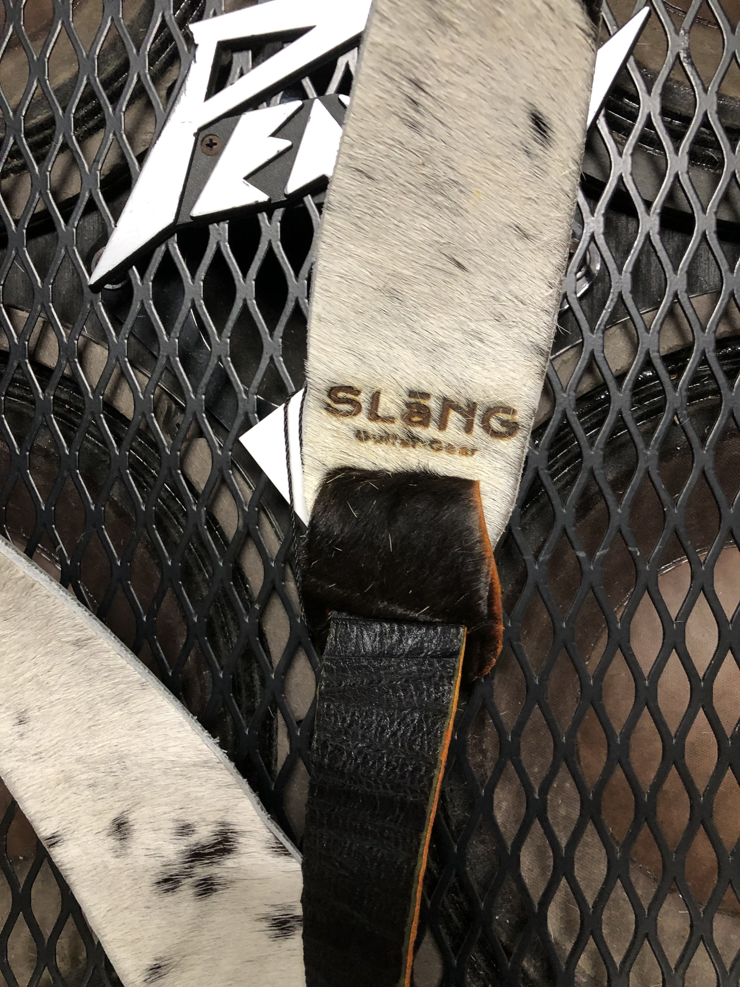 Reversible Salt+Pepper hair-on cowhide guitar strap by SLāNG (GS-0037)