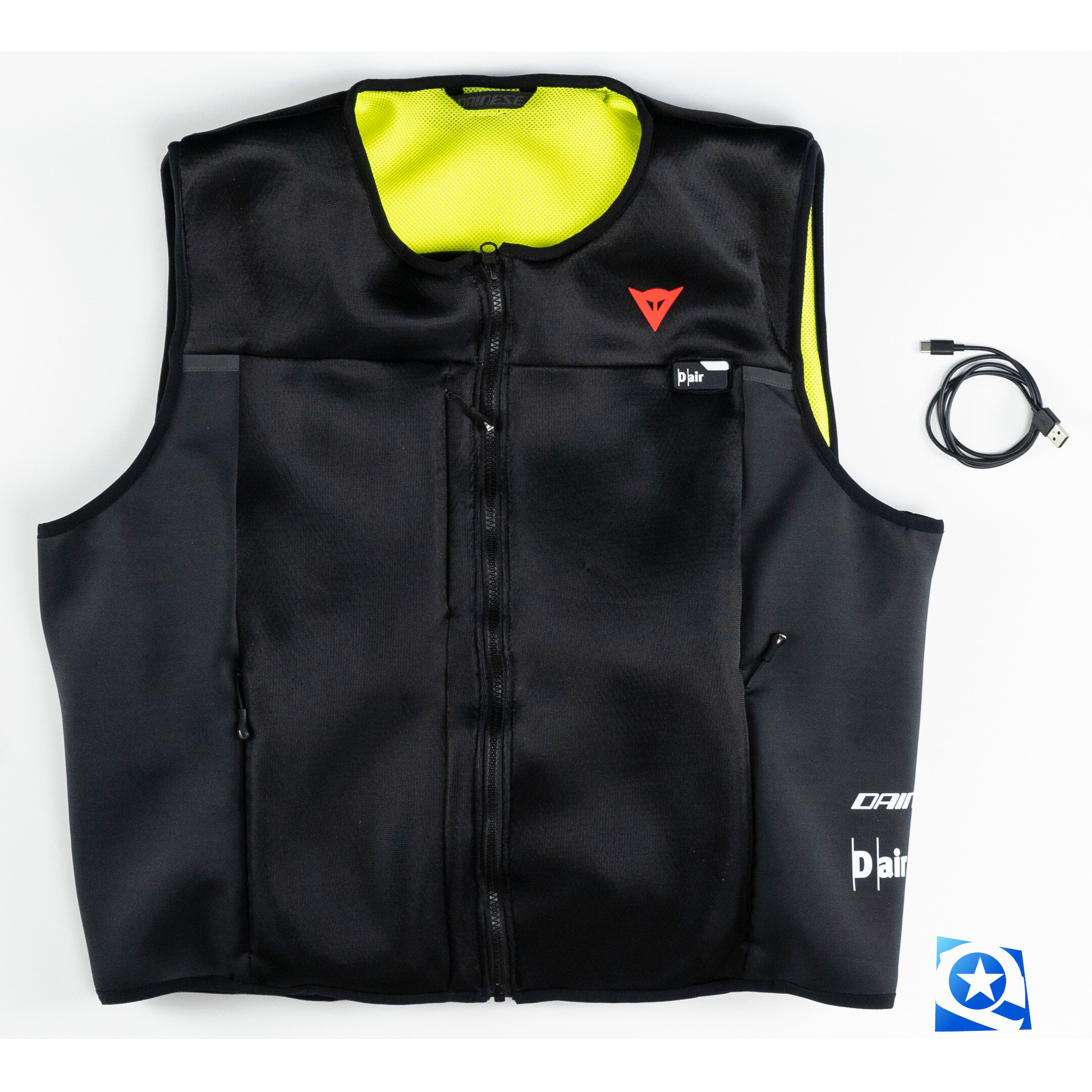 LEQUIPEMENT_Dainese_Smart-Jacket_01_2160x2160.jpg