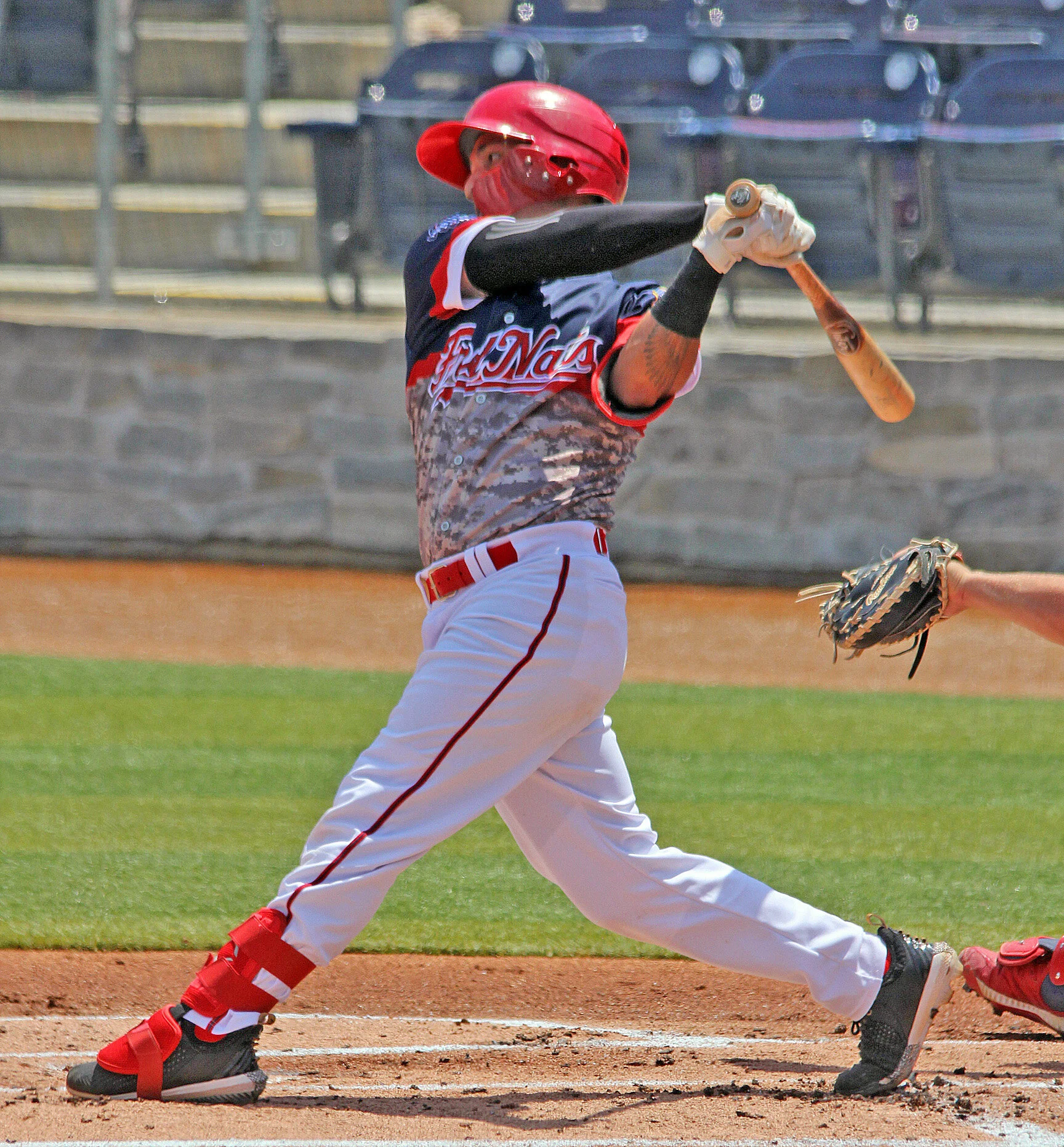 Geraldi Diaz Strokes a Double in 1st Inning
