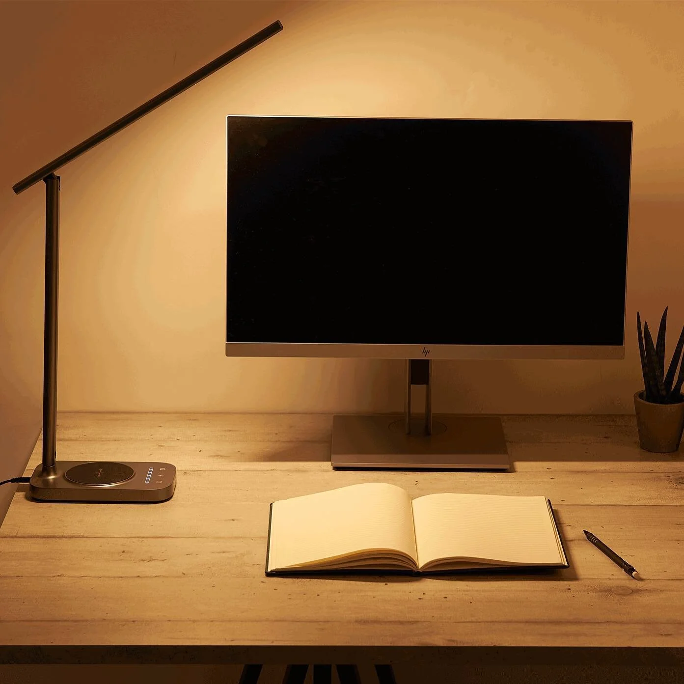 &mdash; Working - Relaxing - Reading &mdash; 
Qilive Connected Desk Lamp
#qilive #auchan #homeworking #desktopsetup
