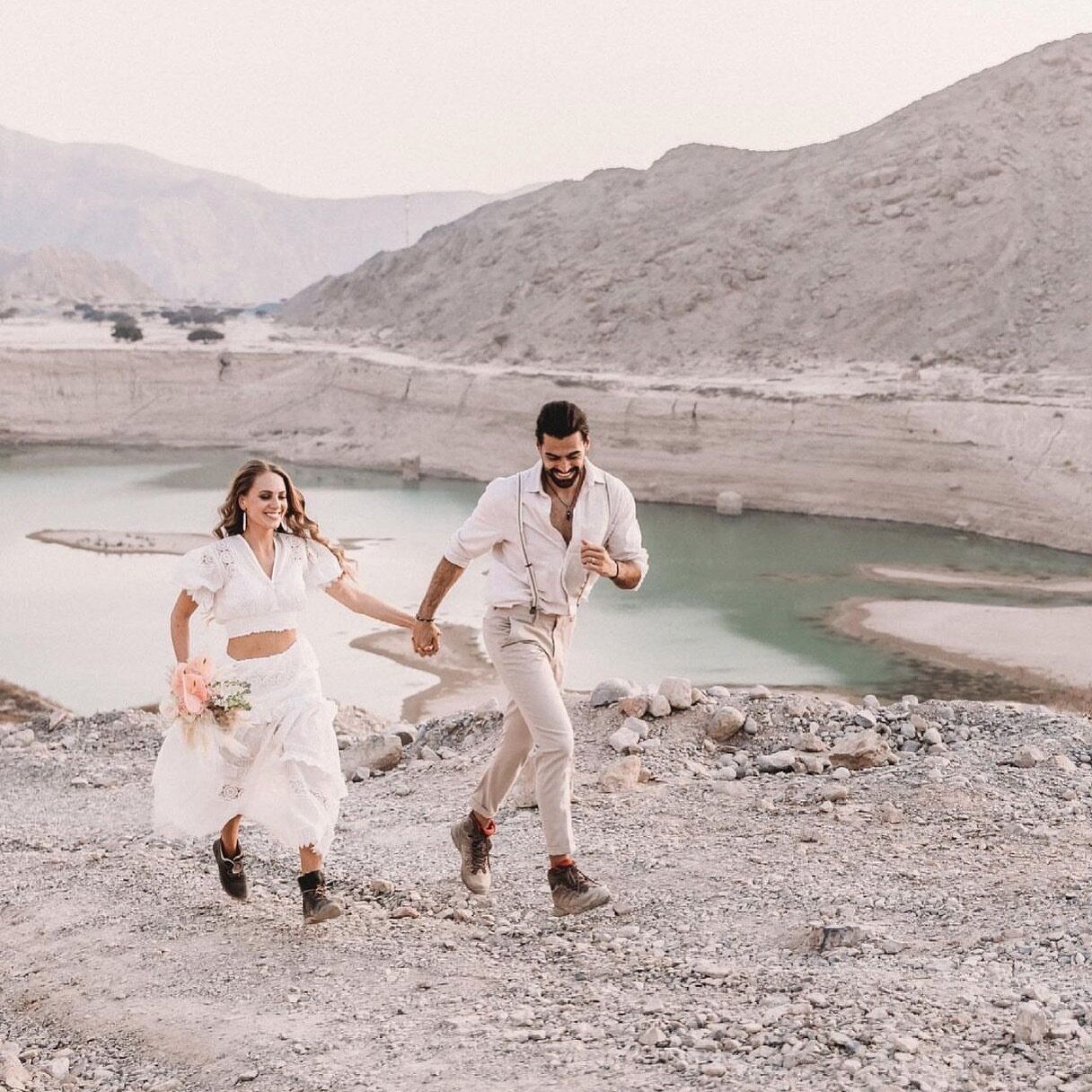 All the way to the Hatta mountains with this lovely couple #tbt🔙 ✨  Planner @palmera_events - Photographer @martinacasas.weddings @martinacasas.photography  Beauty by me #destinationweddingmakeupartist#bridalmakeupfrenchriviera#bridalmakeupartistlak