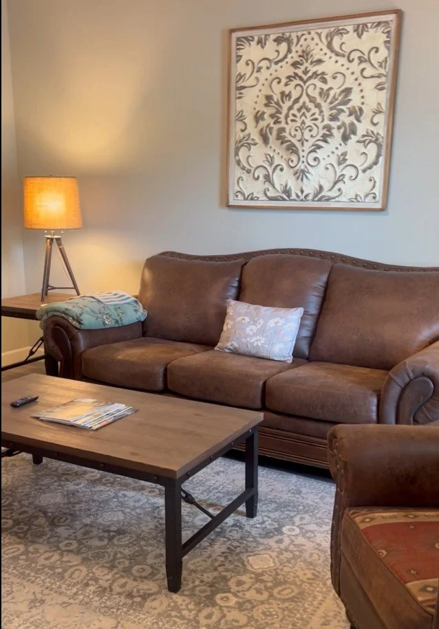 Living Room 2.jpg