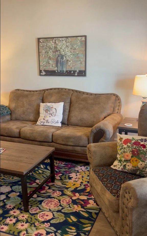 Living Room 2.jpg