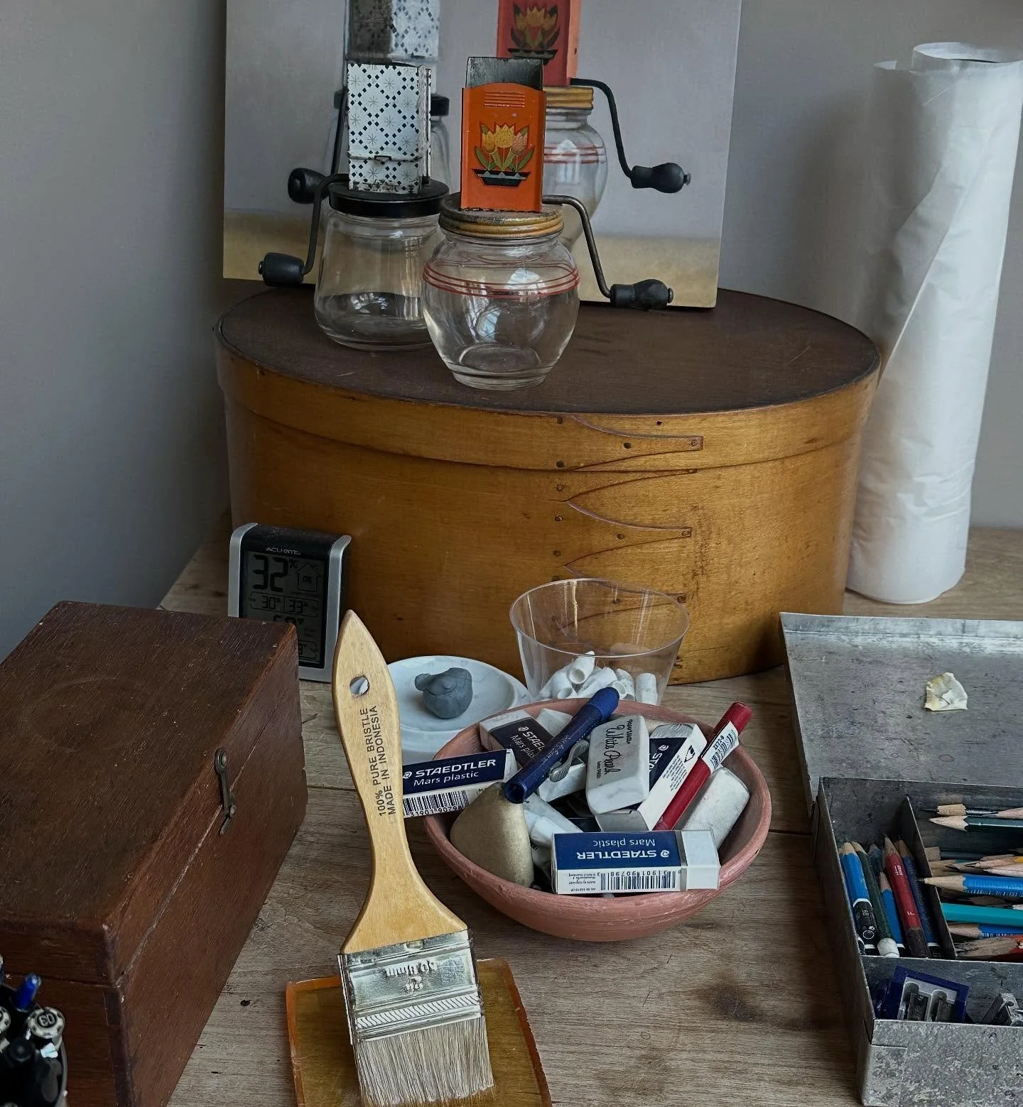 &hellip;writing a new course&hellip; unfinished paintings beckon&hellip;
#artandlife