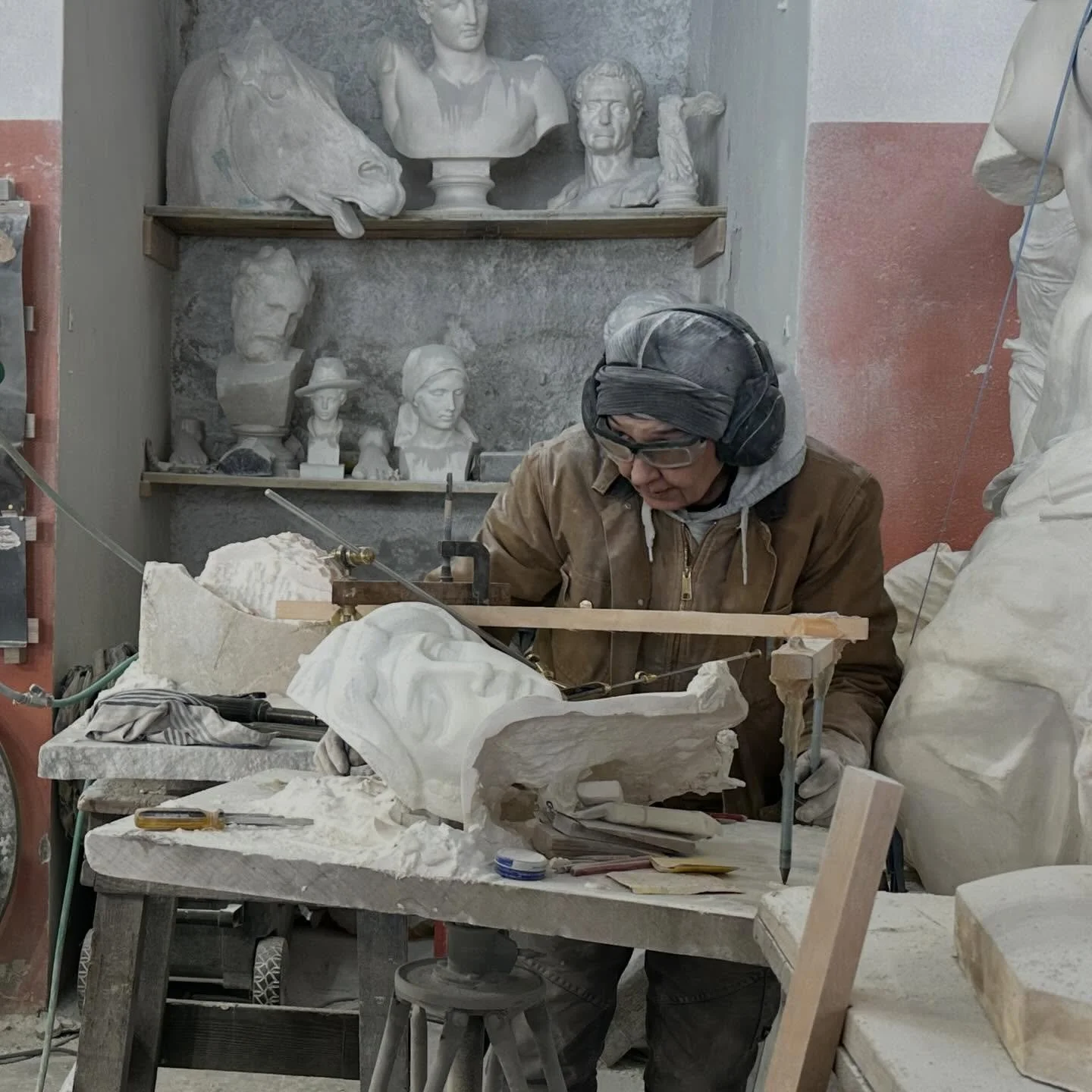 &hellip;Carrara&hellip; studio&hellip;in the cave&hellip;up the mountain&hellip;
#carrara #marble #millenia #artandlife #itinerario