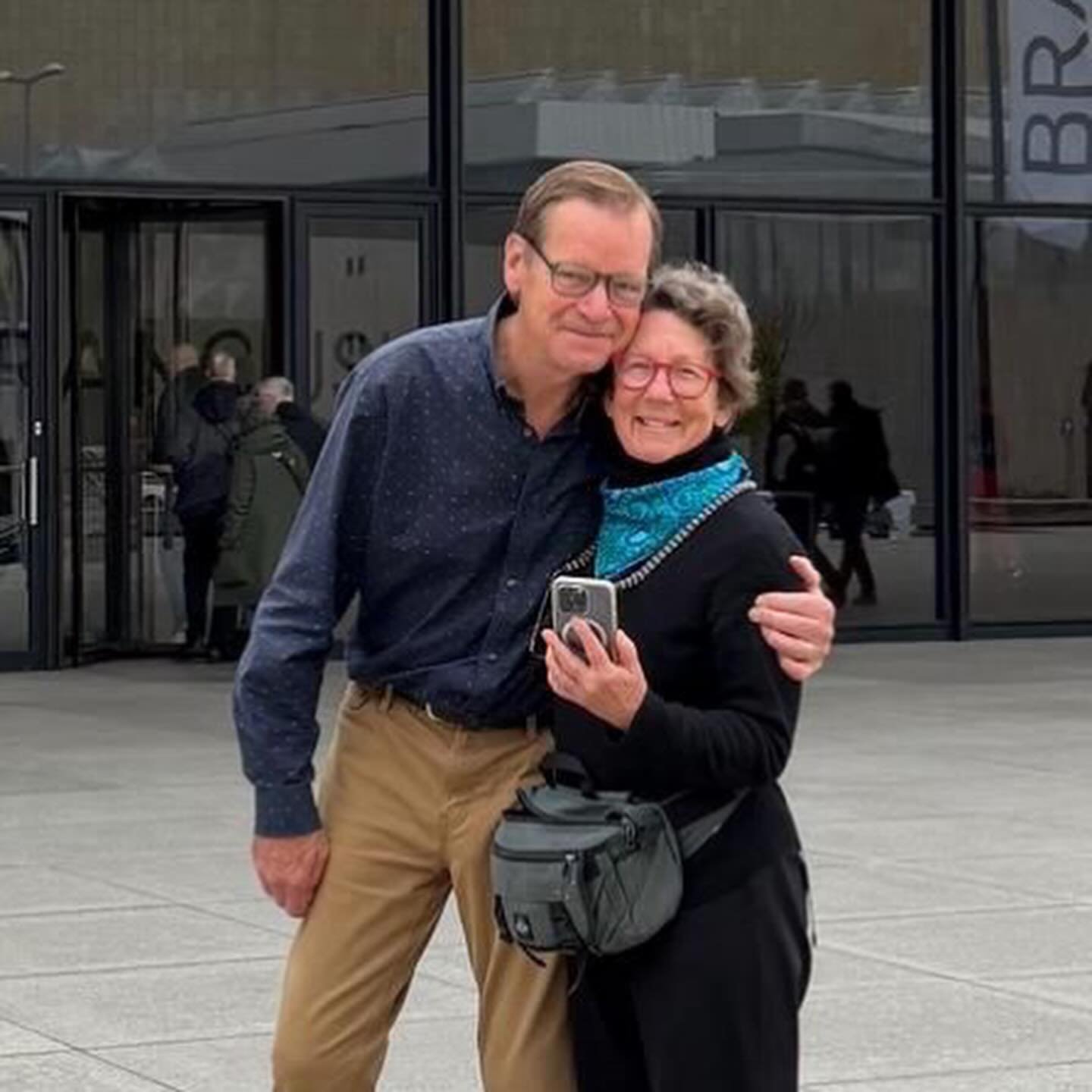 &hellip;Berlin with our German son&hellip;art, beauty, the wall, holocaust memorial, Alex, so much to absorb&hellip;
#itinerario #artandlife