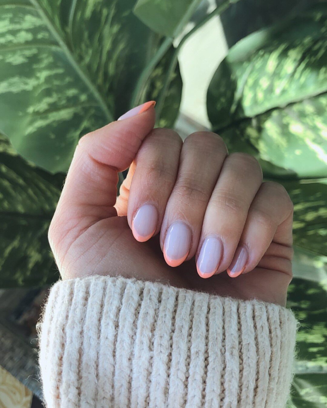 good nails complete the outfit⠀⠀⠀⠀⠀⠀⠀⠀⠀
*⠀⠀⠀⠀⠀⠀⠀⠀⠀
*⠀⠀⠀⠀⠀⠀⠀⠀⠀
//@lizlems⠀⠀⠀⠀⠀⠀⠀⠀⠀
#fall #autumn #tips #neonnails #shellac #manicure #pedicure #nailsofinstagram #nails #nailsoftheday #verygoodnail #nailsonfleek #nailart #trendynails #kukohouse #nailfe