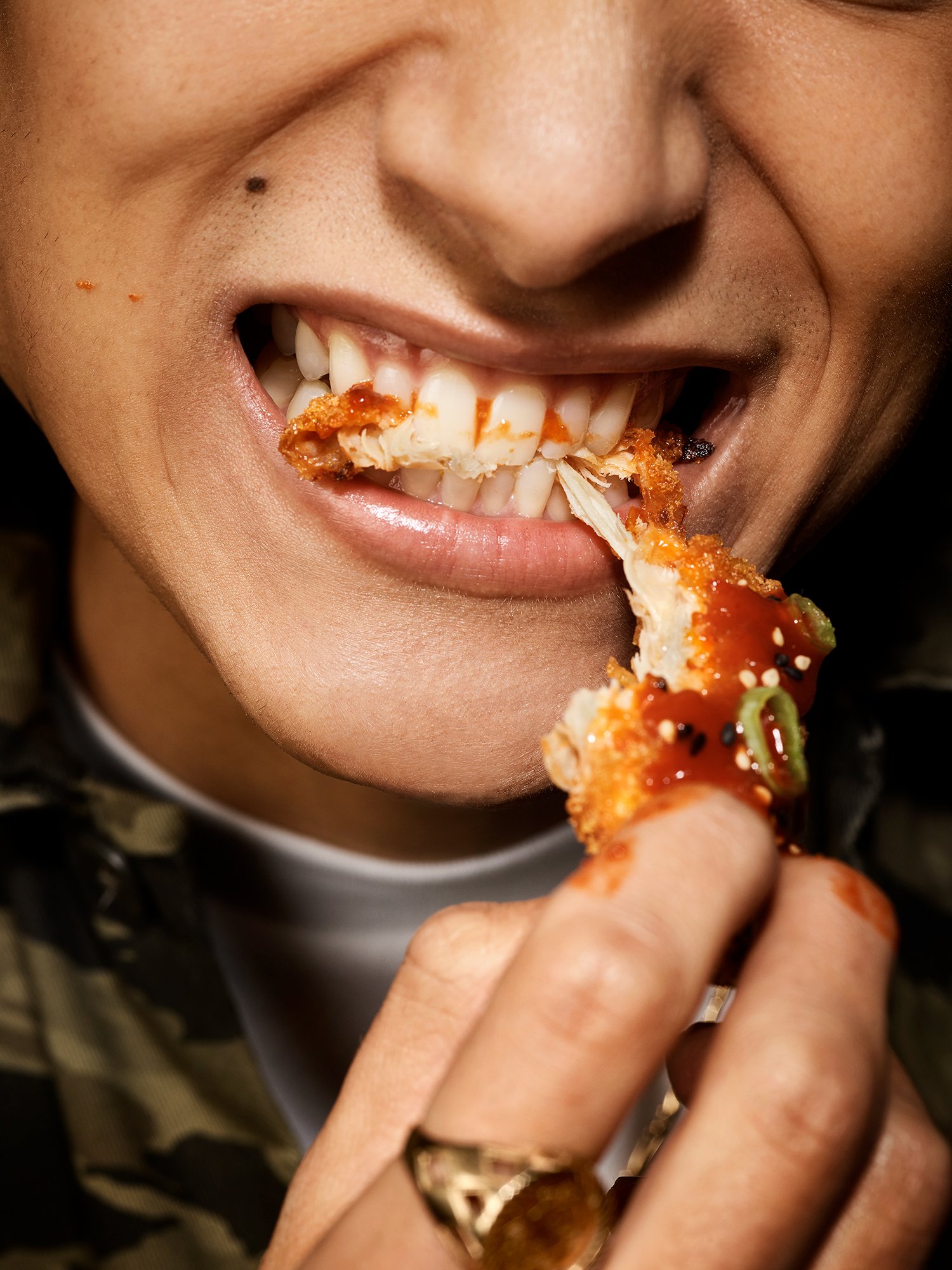 OUMPH-Christian-WINGS-CloseUp-0026F.jpg
