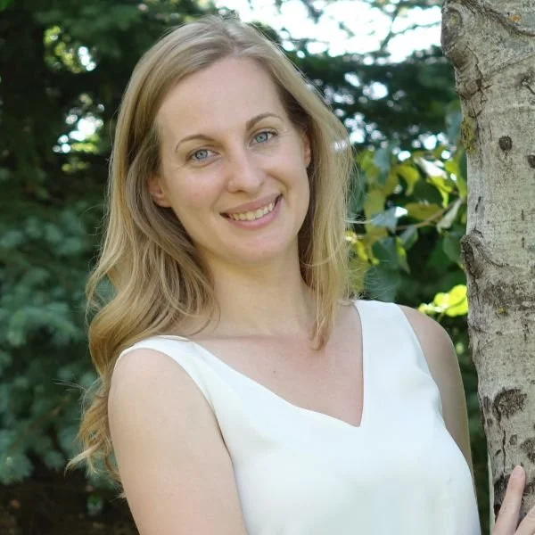 Headshot of Stefanie Ly, Guelph art therapist