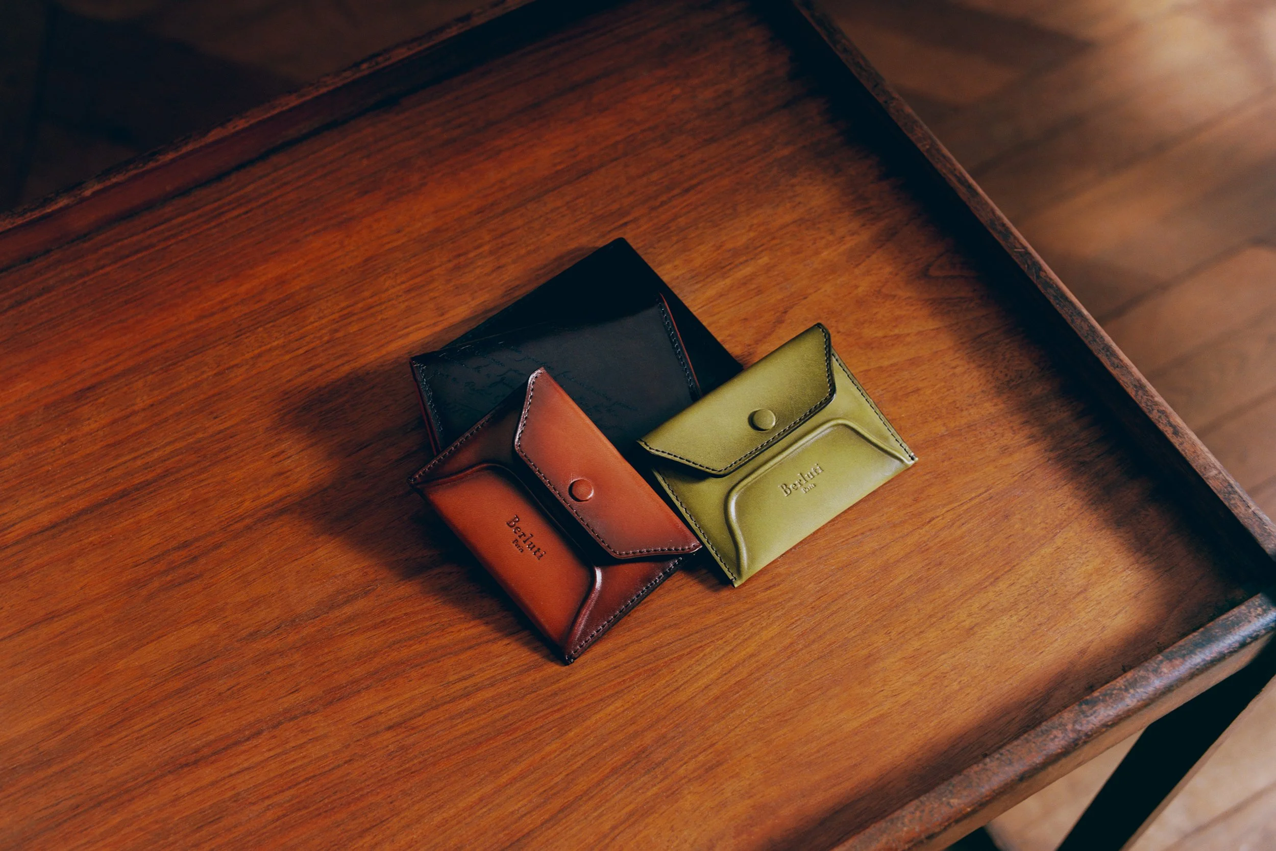 6049_MK_BERLUTI_WALLETS_03_Crop.jpg