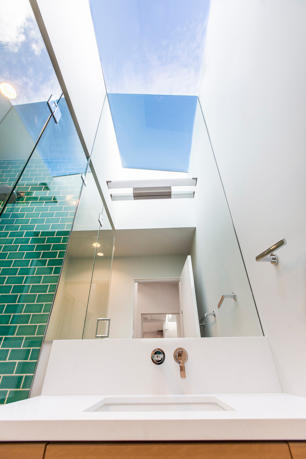 sustainable-architecture-bay-area-camelia-bathroom.jpg