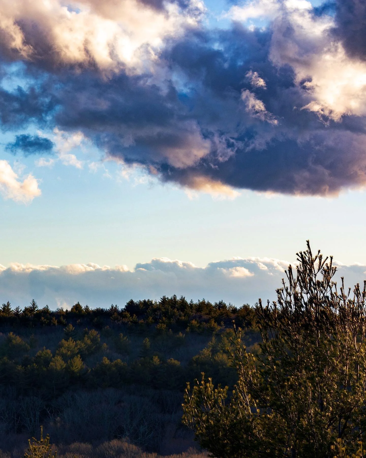 🥾📸🌄
#sunset #hiking #scenesofnewengland #massachusetts #newengland #naturephotography #dslrphotography