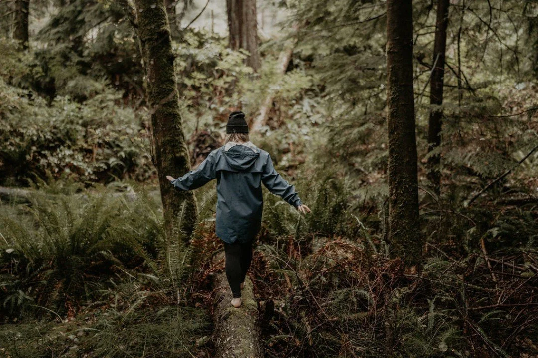 Grief lives in the body. It arrives not only through loss, but through love, transition, and the unmet hopes we quietly carry. Touching the Bruise is a one-day grief retreat co-facilitated by Chloe Dierkes, a Threshold Doula and ritual guide who supp