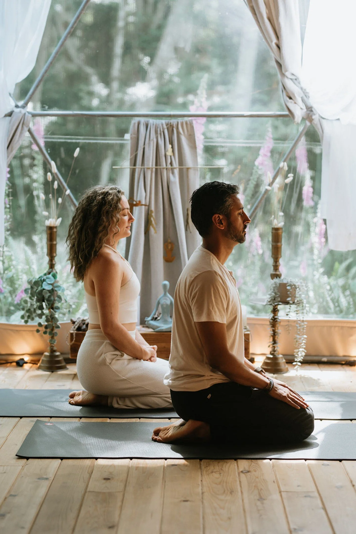 Discover how silence creates space and join Andrea and Satjeet for a Silent Day Retreat devoted to stillness, presence, and inner listening. Through meditation, subtle breathwork, and restorative movement, we create space to soften the nervous system
