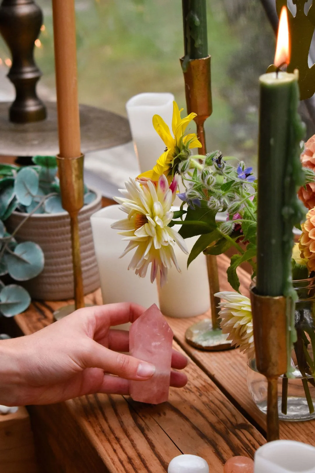 Each year, the Spring Equinox arrives as a moment of equilibrium. Light and dark, day and night, Sun and Moon stand in equal measure, and in collaboration. A quiet point of balance before the momentum of the season begins. 🌱

At Nectar, we see the e